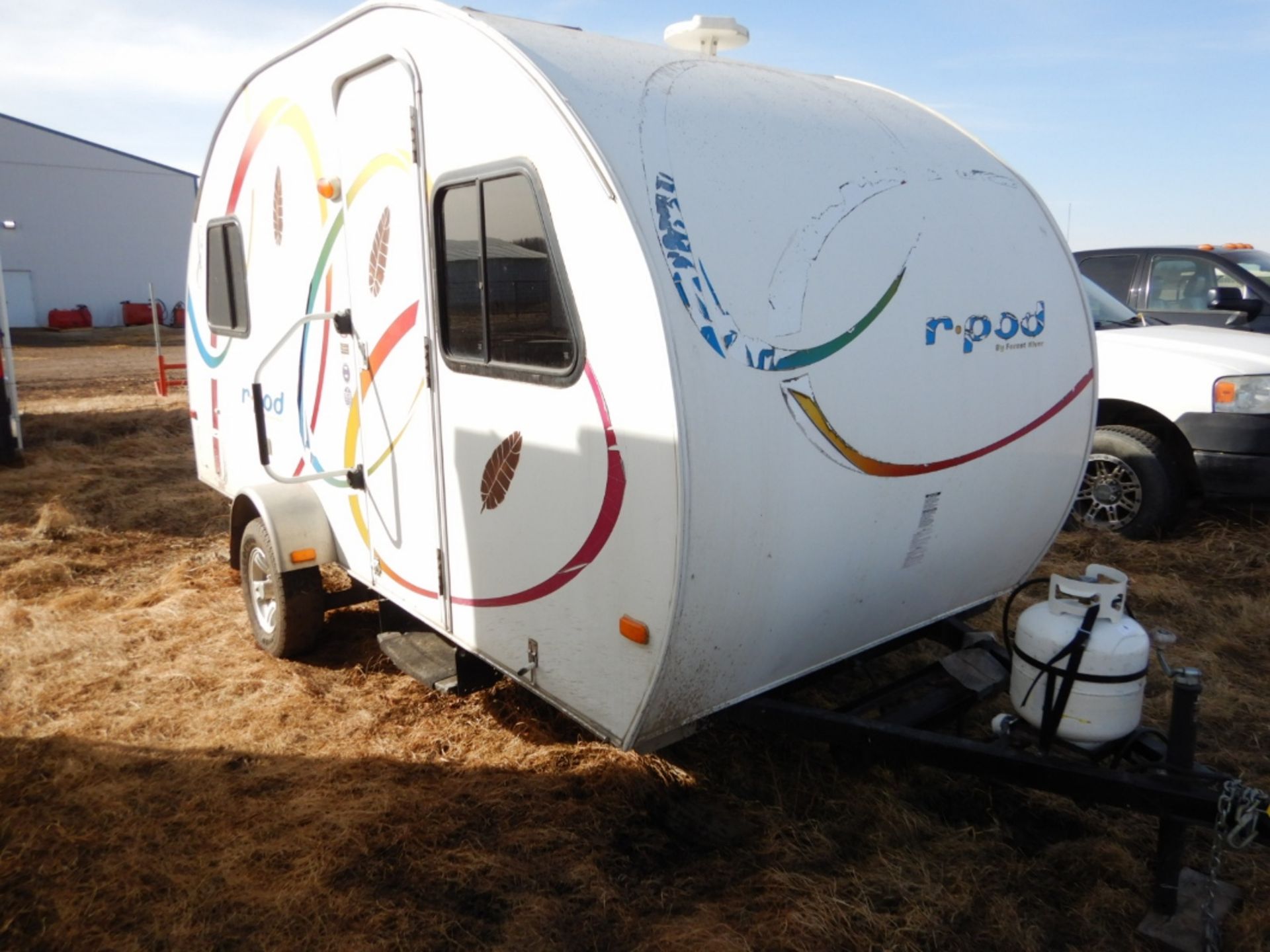 10/2008 FOREST RIVER R-POD S/A HOLIDAY TRAILER MODEL RP171 S/N 4X4TRP7151L004142 W/A/C, BATHROOM, - Image 2 of 12