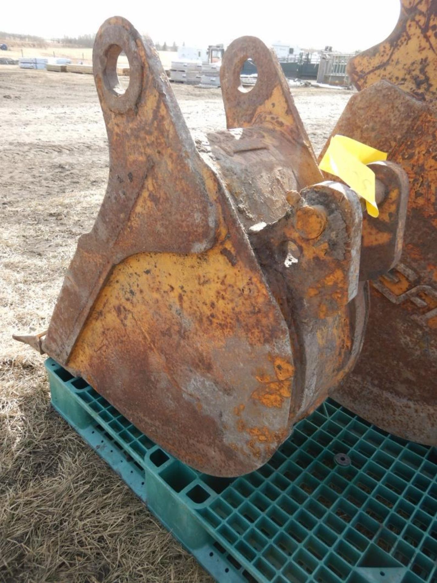 EFI BACKHOE FROST BUCKET W/ RIPPER TEETH 12 INCH - Image 4 of 6