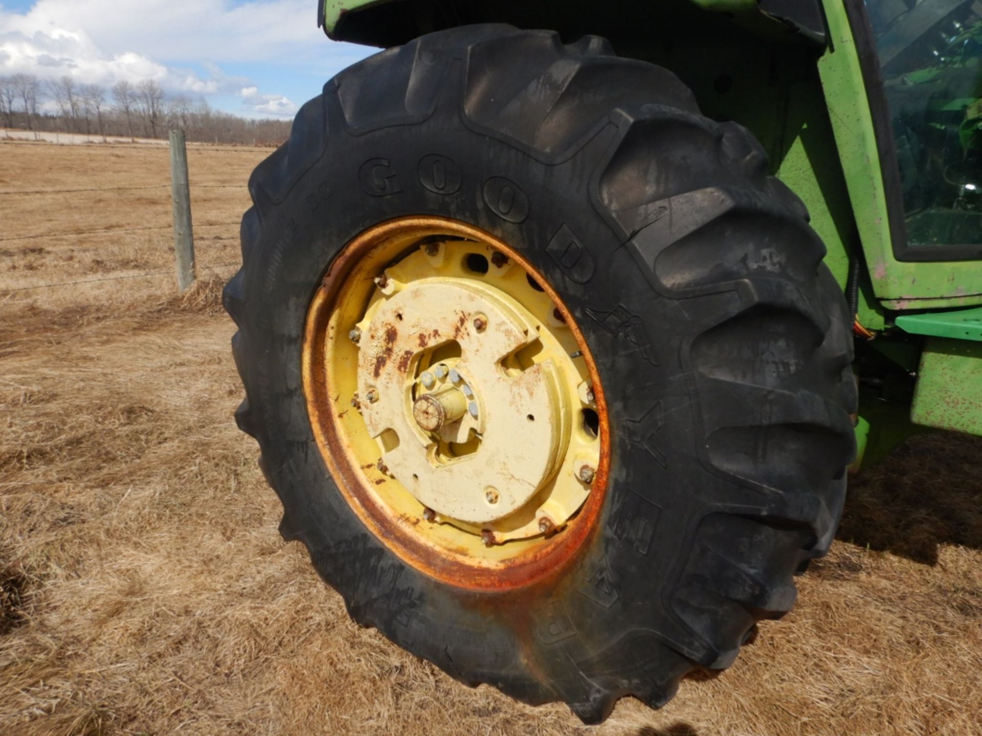 JOHN DEERE 4230 TRACTOR W/ 3-HYD OULETS, 20.8X34 RUBBER, 540/1000 PTO, S/N 4230H019938R - Image 10 of 19