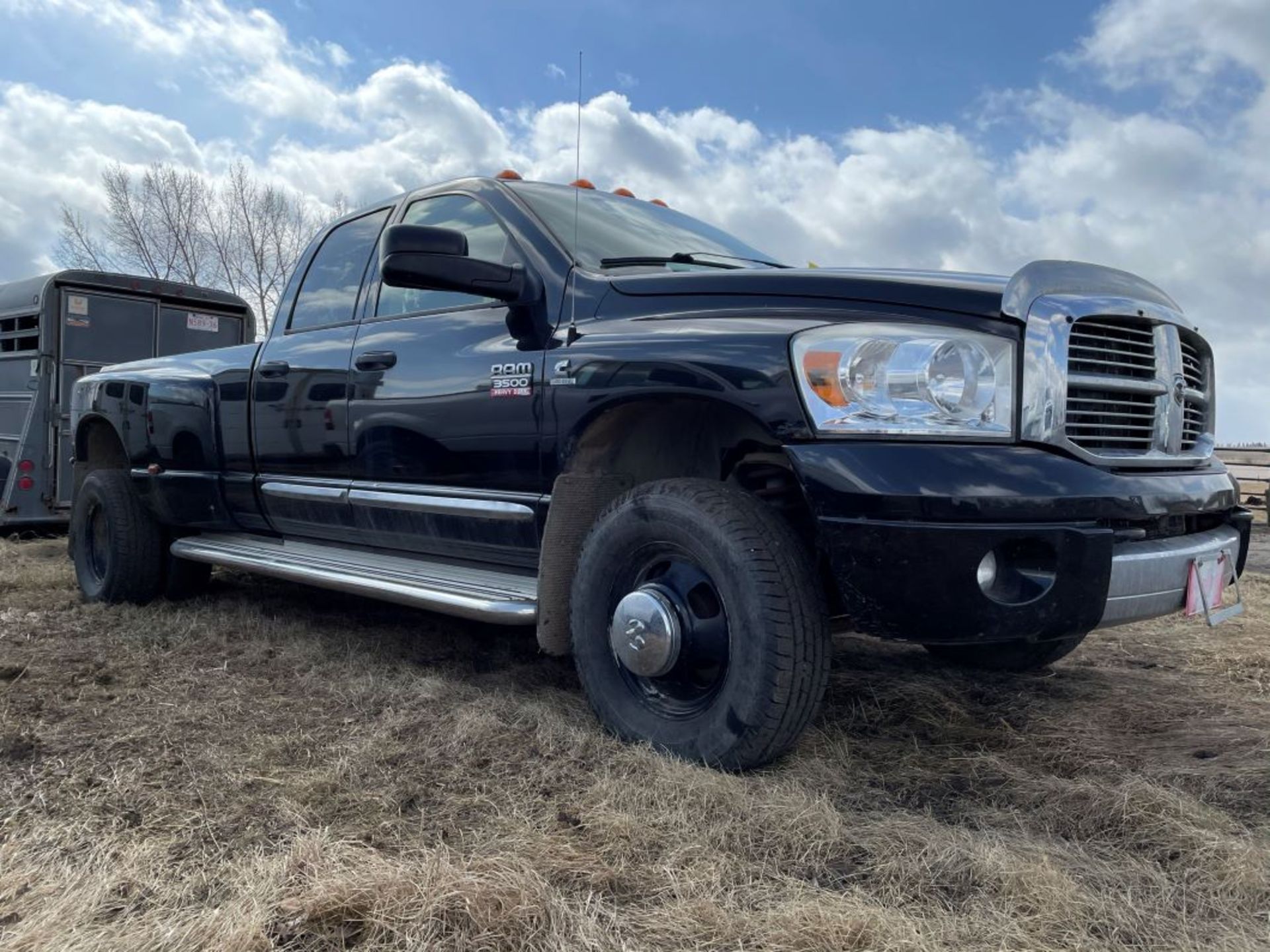 09/2006 DODGE RAM 3500 HD 4X4 CREW CAB, DUALLY, LONG BOX PICKUP W/ 5.9L CUMMINS TURBO DIESEL ENGINE