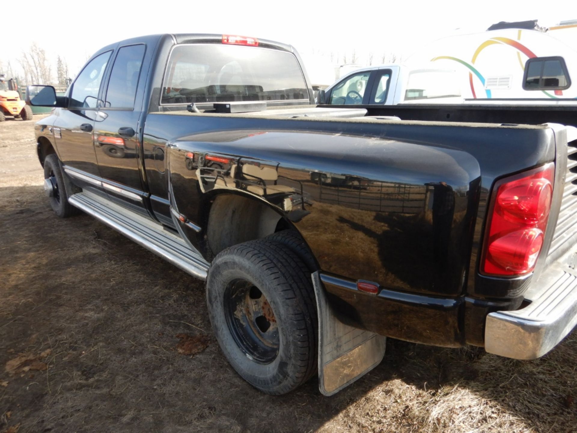 09/2006 DODGE RAM 3500 HD 4X4 CREW CAB, DUALLY, LONG BOX PICKUP W/ 5.9L CUMMINS TURBO DIESEL ENGINE - Image 3 of 18