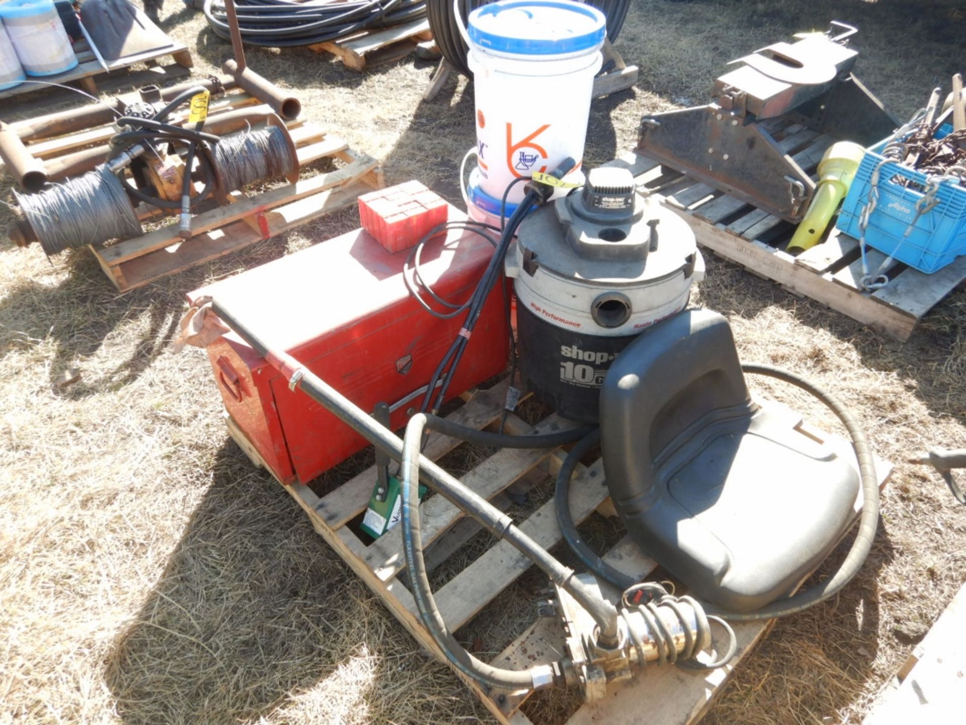 L/O VARMIT GETTER, 10GAL SHOP-VAC, BEACH IND. TOOL BOX, 12V TRANSFER PUMP, 2-PAILS CHEMFAX - Image 3 of 4