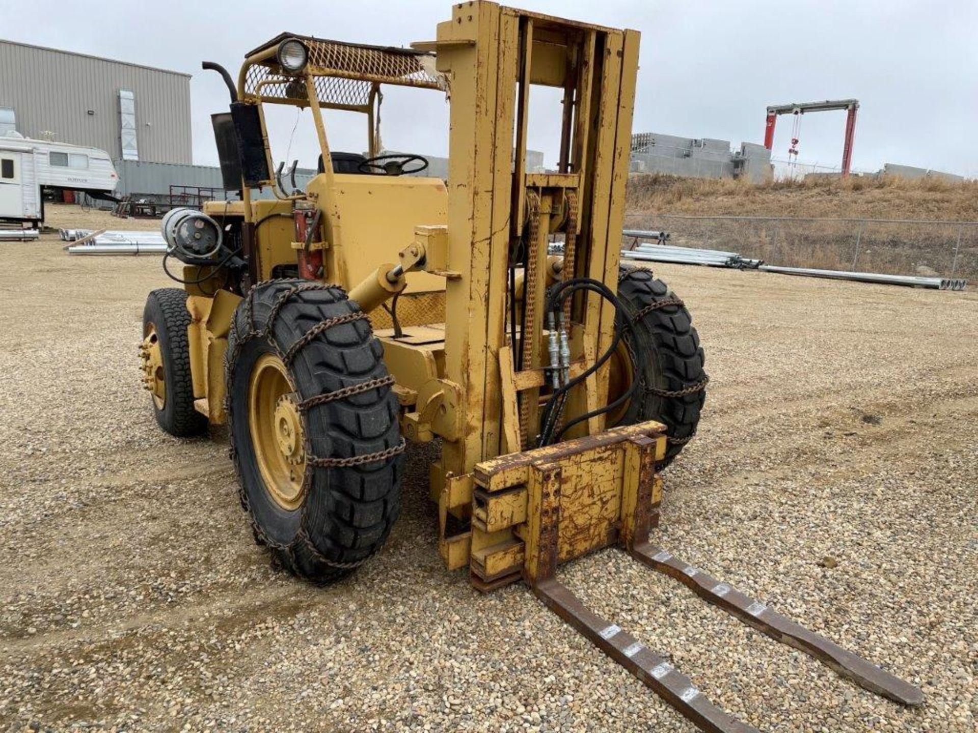 CARE EQUIPMENT 5000LB FORKLIFT S/N 379-T50-51, 13X24R & 9.00-20 RUBBER W/CANOPY, TIRE CHAINS, FORD - Image 4 of 10