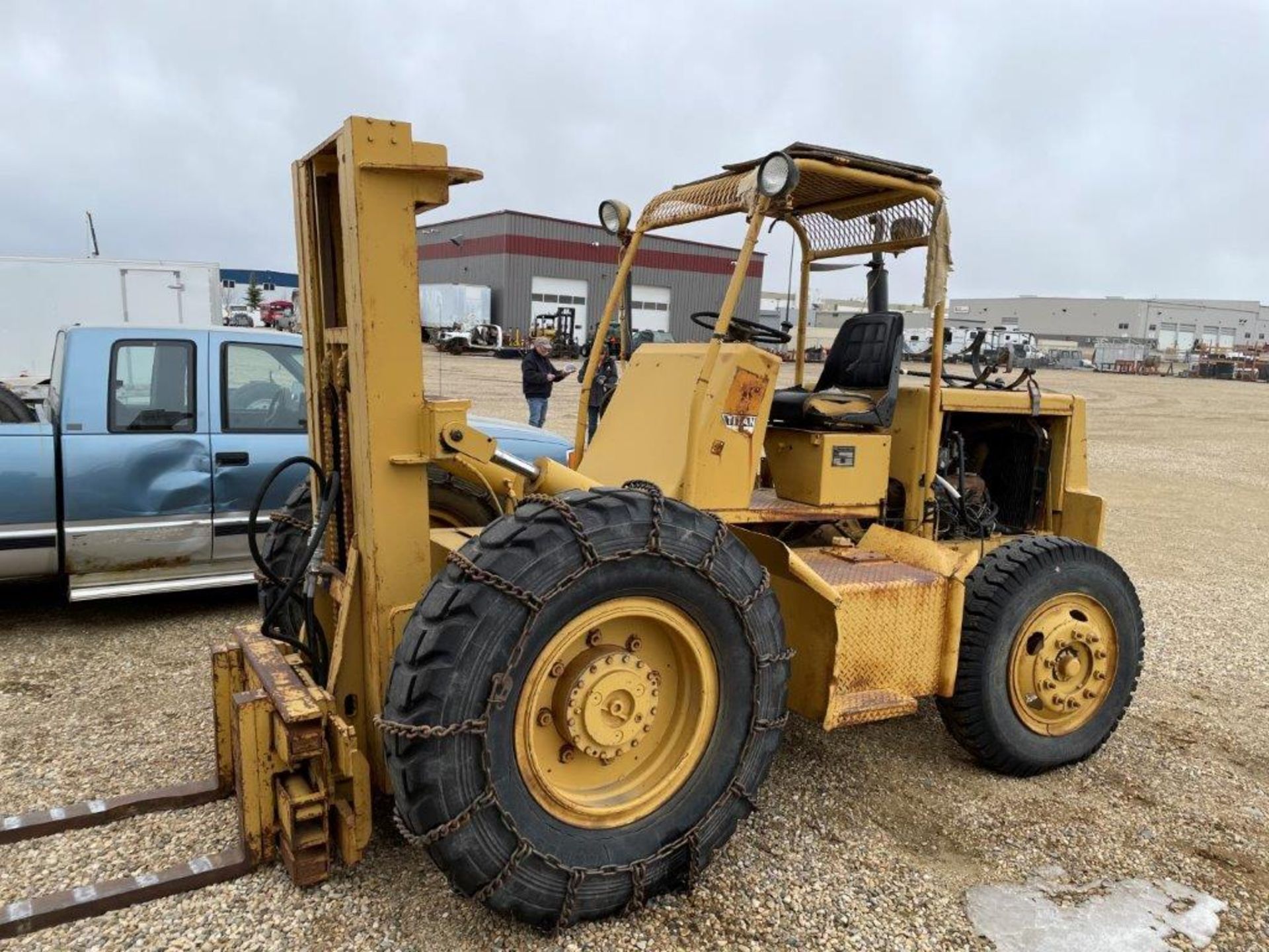 CARE EQUIPMENT 5000LB FORKLIFT S/N 379-T50-51, 13X24R & 9.00-20 RUBBER W/CANOPY, TIRE CHAINS, FORD - Image 5 of 10