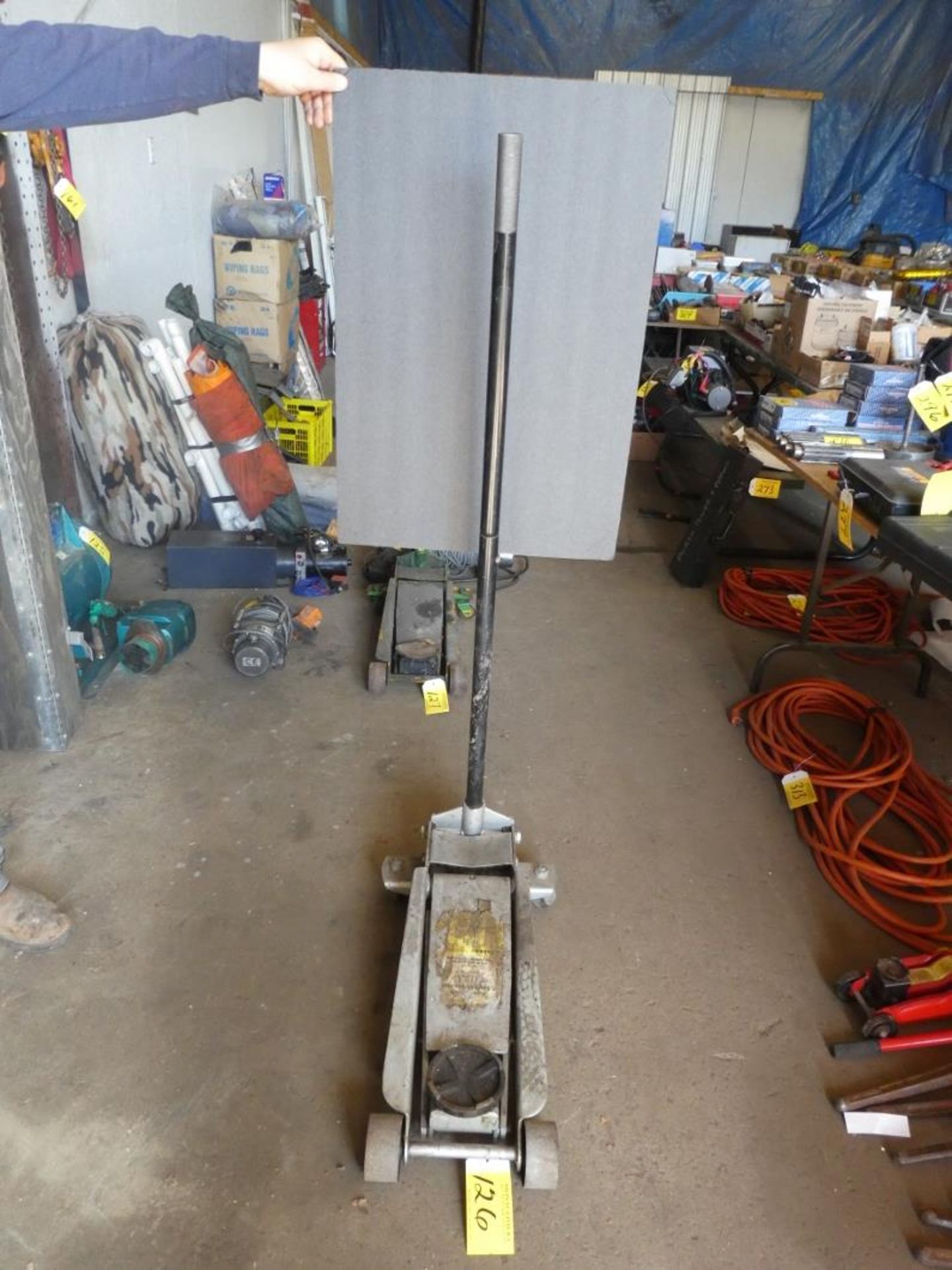 3.5 TON HYDRAULIC FLOOR JACK - Image 4 of 4