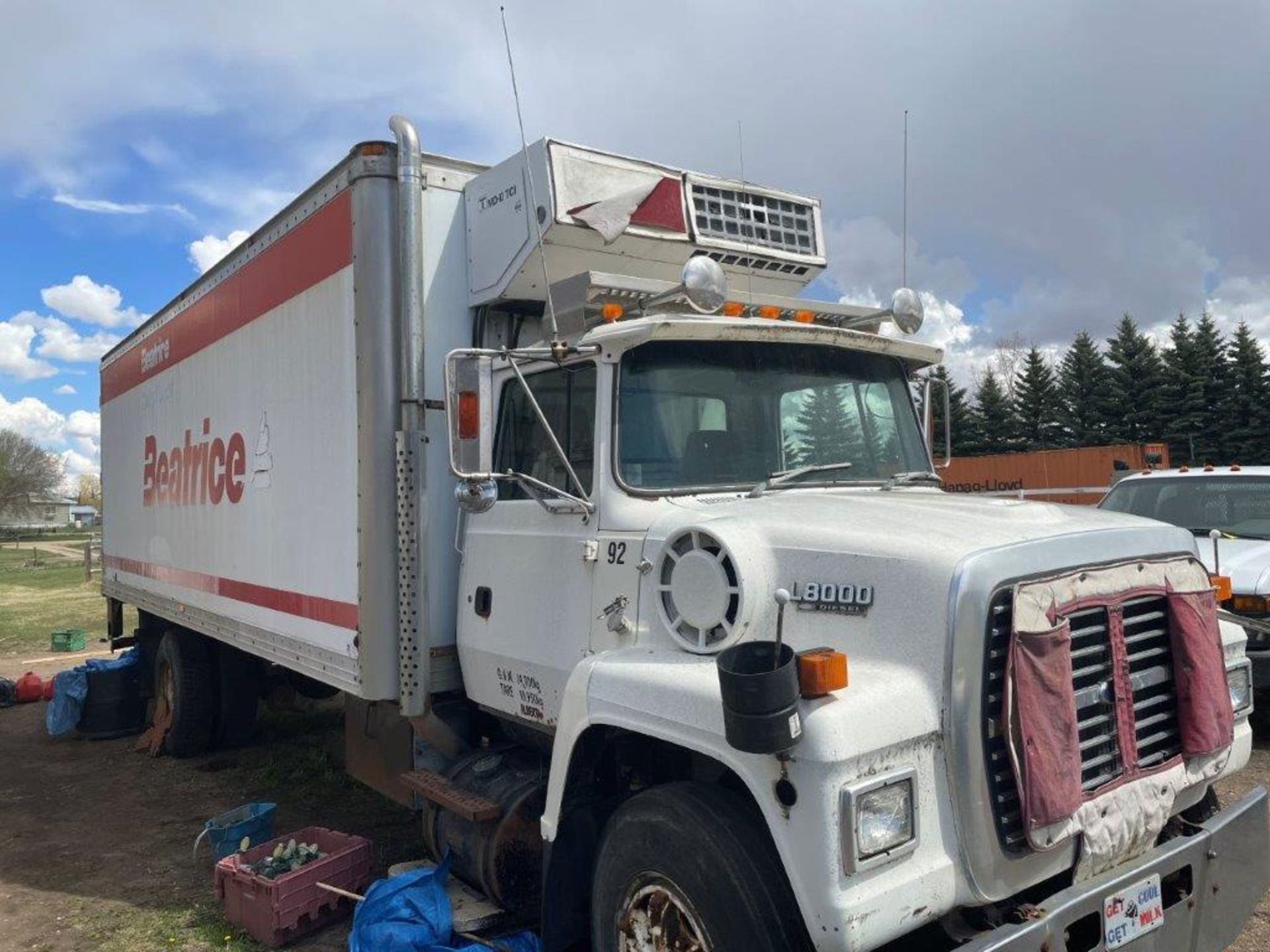 1990 FORD L-8000 S/A W/ 24FT REFER VAN, 8.8 DIESEL,