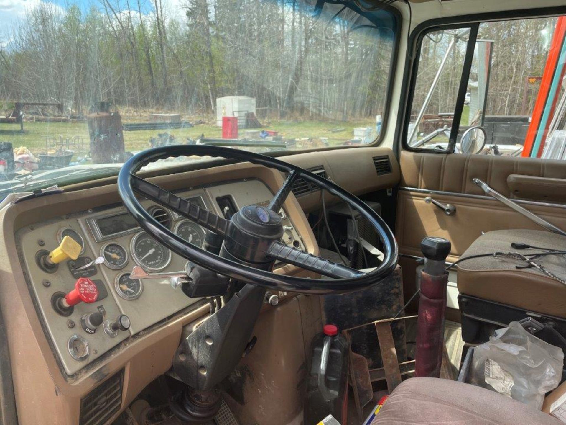 1990 FORD L-8000 S/A W/ 24FT REFER VAN, 8.8 DIESEL, - Image 5 of 11