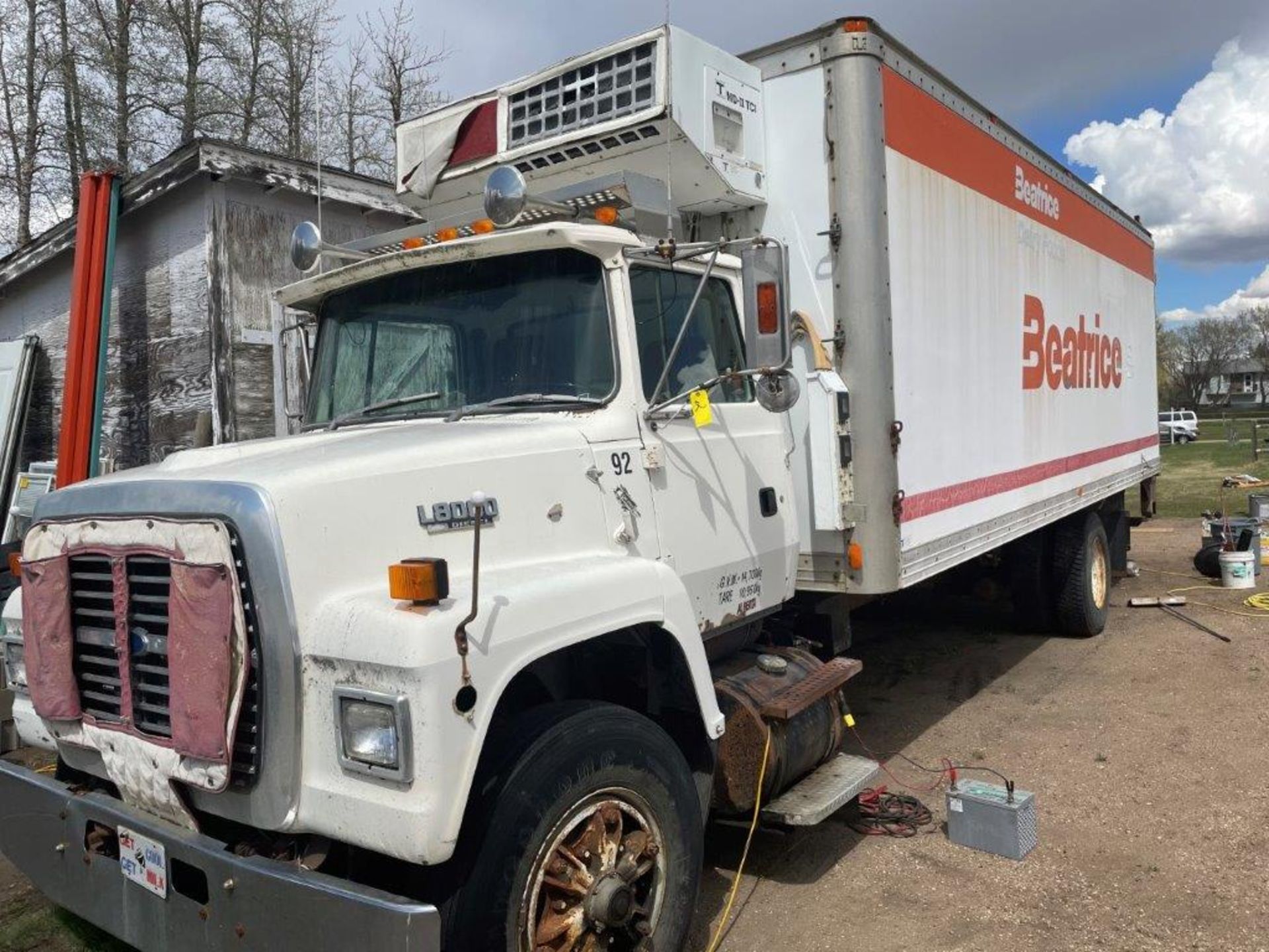 1990 FORD L-8000 S/A W/ 24FT REFER VAN, 8.8 DIESEL, - Image 2 of 11