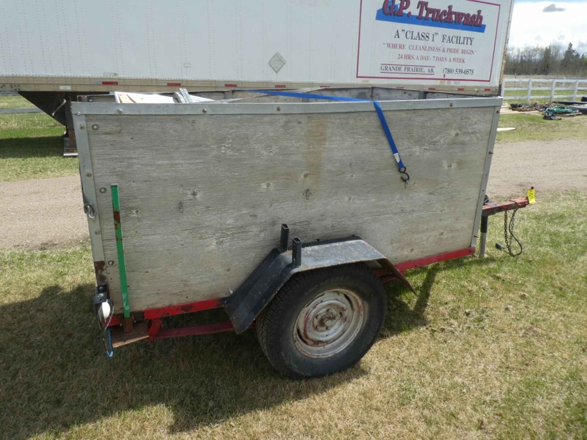 SHOP BUILT SINGLE AXLE UTILITY TRAILER W/ 51IN WIDE X 88IN LONG DECK - Image 3 of 5