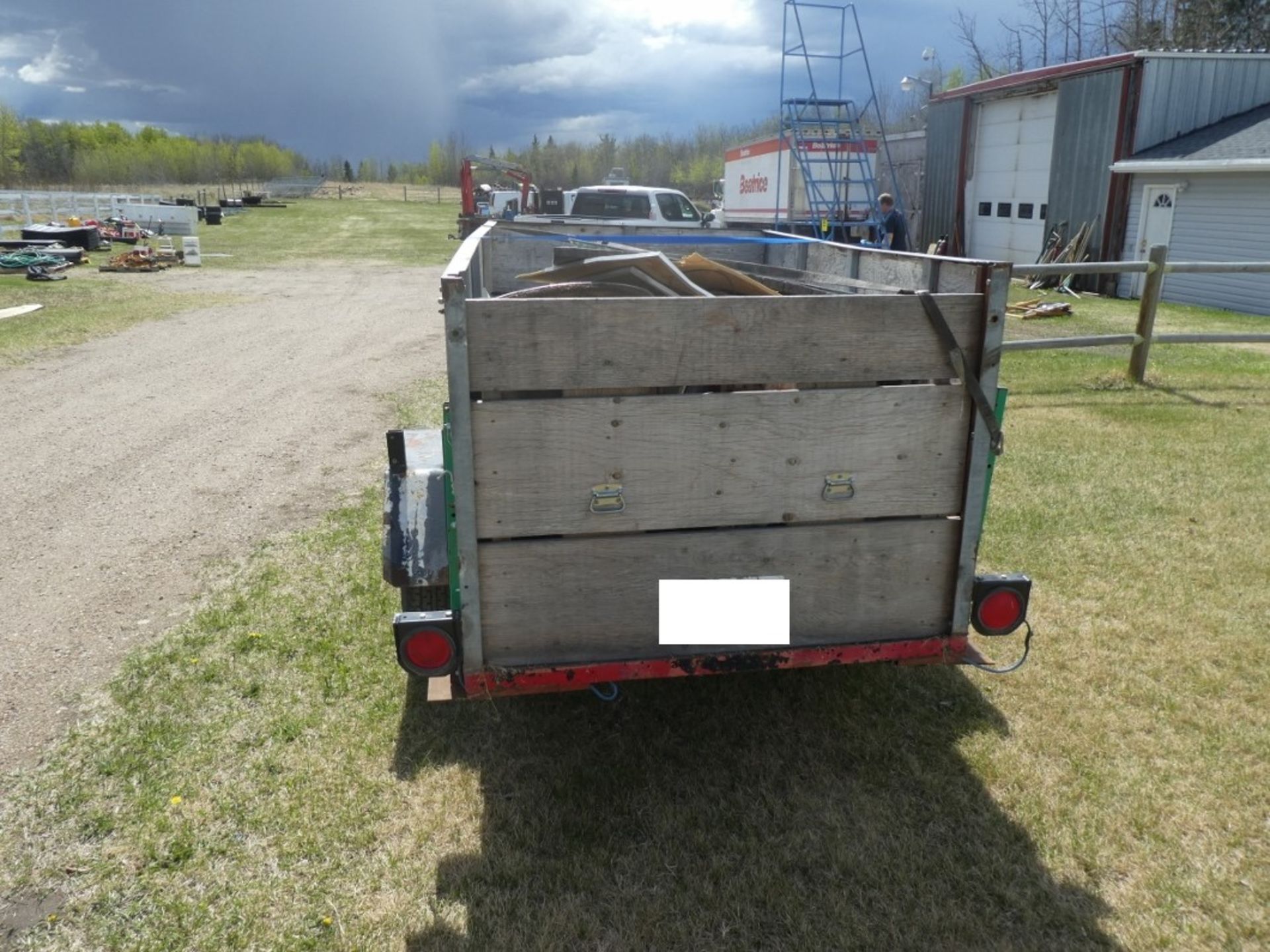 SHOP BUILT SINGLE AXLE UTILITY TRAILER W/ 51IN WIDE X 88IN LONG DECK - Image 4 of 5