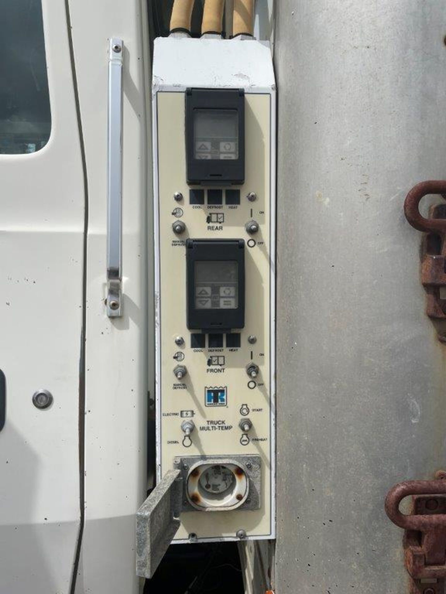 1990 FORD L-8000 S/A W/ 24FT REFER VAN, 8.8 DIESEL, - Image 11 of 11