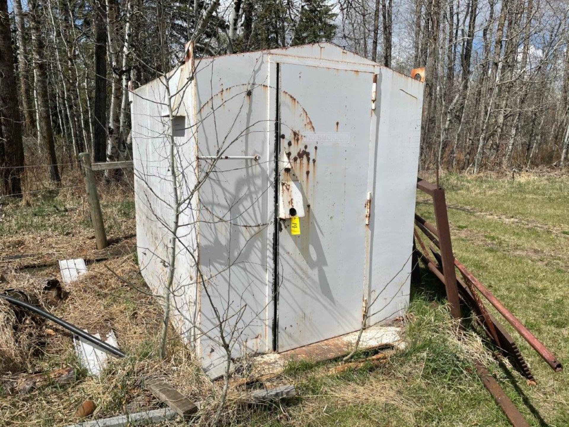 6FT X 8FT STEEL SKIDDED DOGHOUSE W/ GRAVEL CAVITY FILLED WALLS