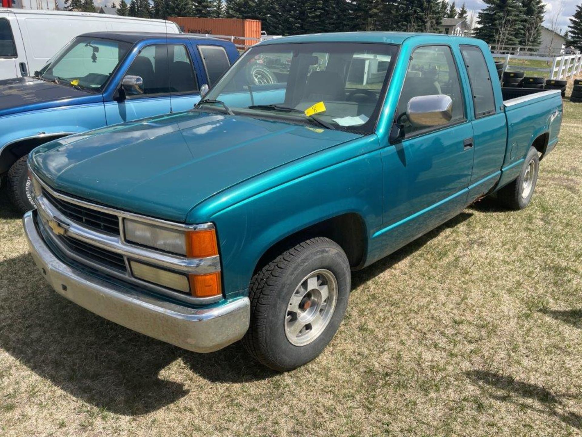 1994 CHEVROLET 1500 CHEYENNE THUNDER EXTENDED CAB PICK UP TRUCK W/ 6FT BOX, 499,691KM SHOWING