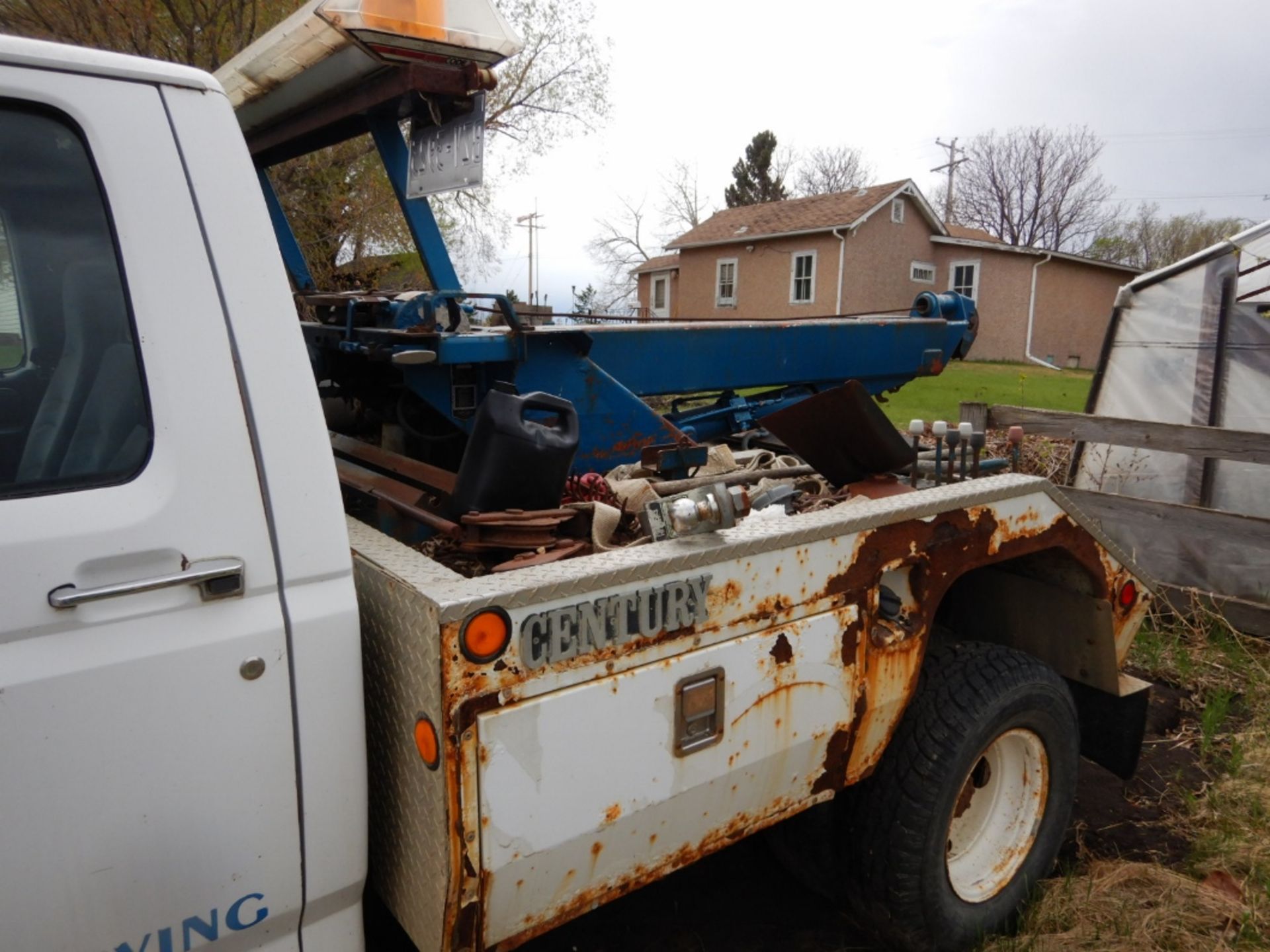 1995 FORD F350 XLT TOW TRUCK W/CENTURY 411 TOWING DECK, DOLLIES W/5 SPD MANUAL-OD TRANS, V8 GAS, - Image 5 of 14