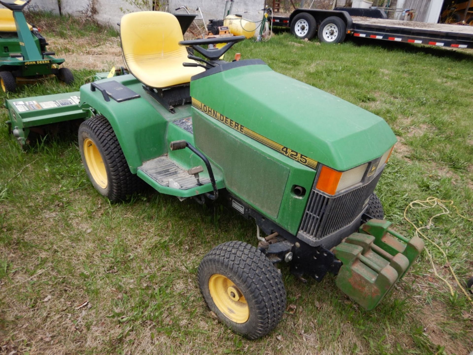 JOHN DEERE 425 LAWN TRACTOR W/3 PT W/JD 54 INCH MULCHER COMPATIBLE MOWER DECK - Image 4 of 6