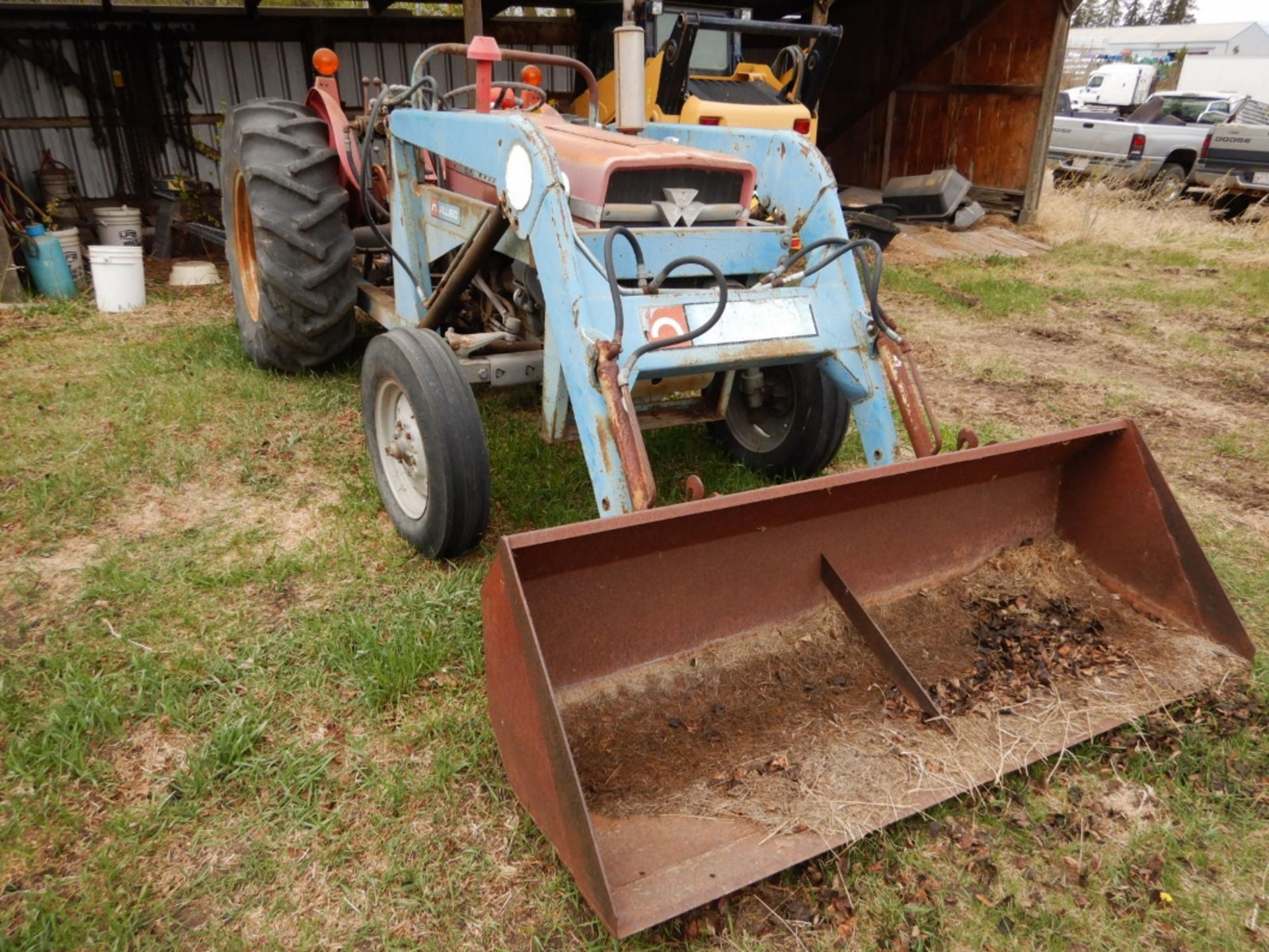 MASSEY FERGUSON 135 DIESEL TRACTOR W/ALLIED FRONT END LOADER, 3 PT – 6403 HRS. SHOWING - Image 2 of 9