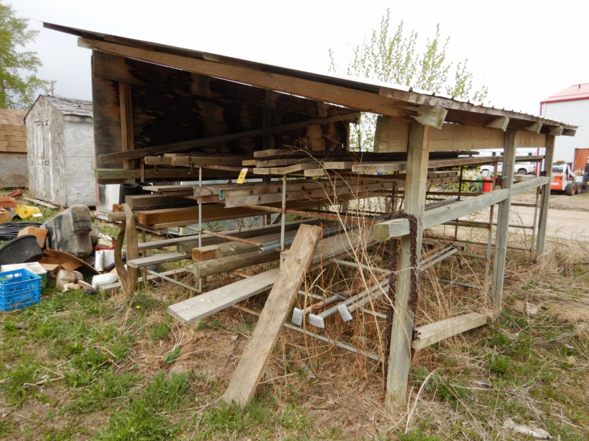 LEAN-TO SKIDDED SHED 11FT X 16FT INCLUDING CONTENTS, LUMBER 3-2W 10FT PANELS, ETC.