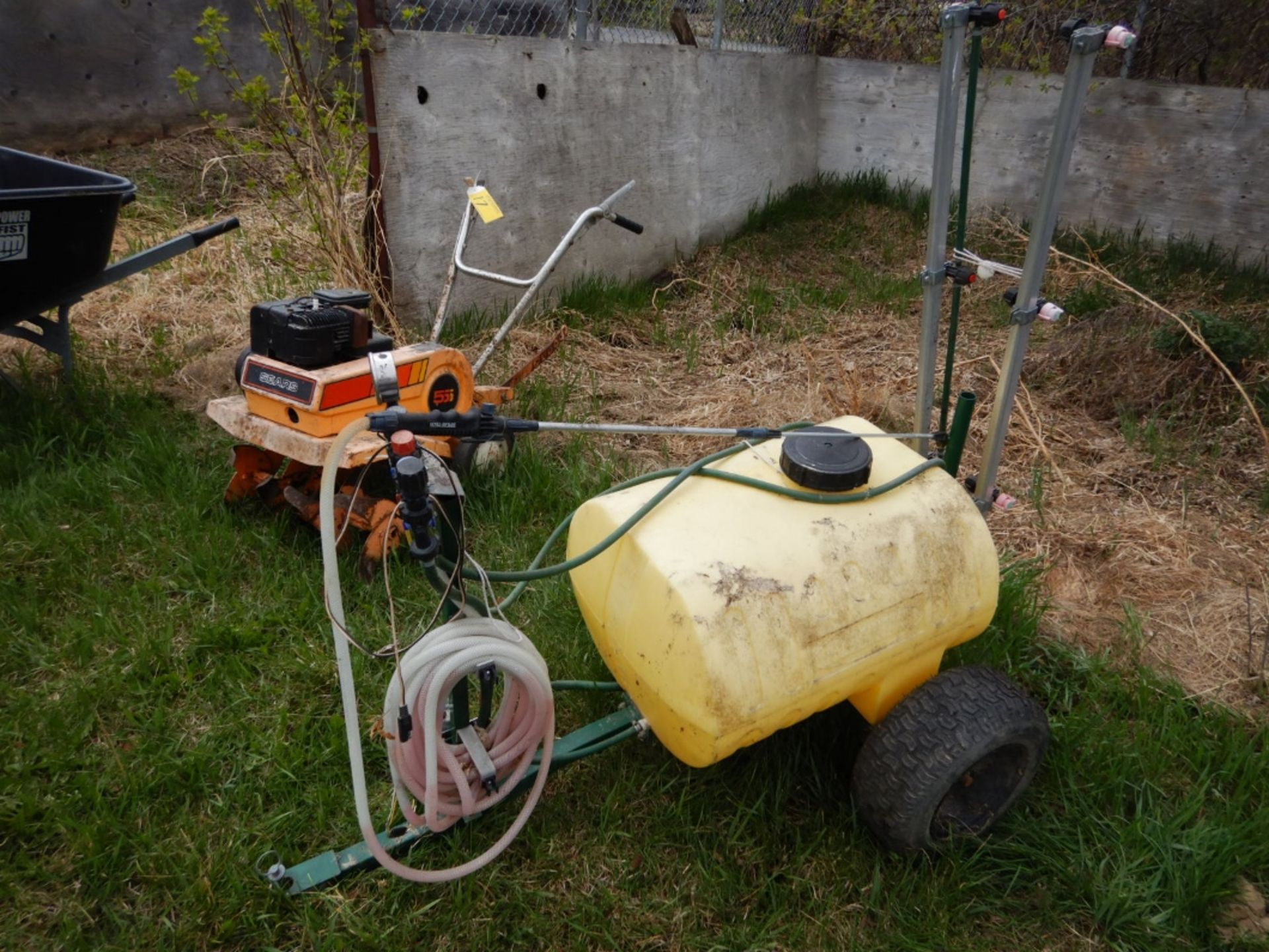 FEILD KING ESTATE SPRAYER W/ PUMP, WAND AND 80INCH BOOM - Image 2 of 3