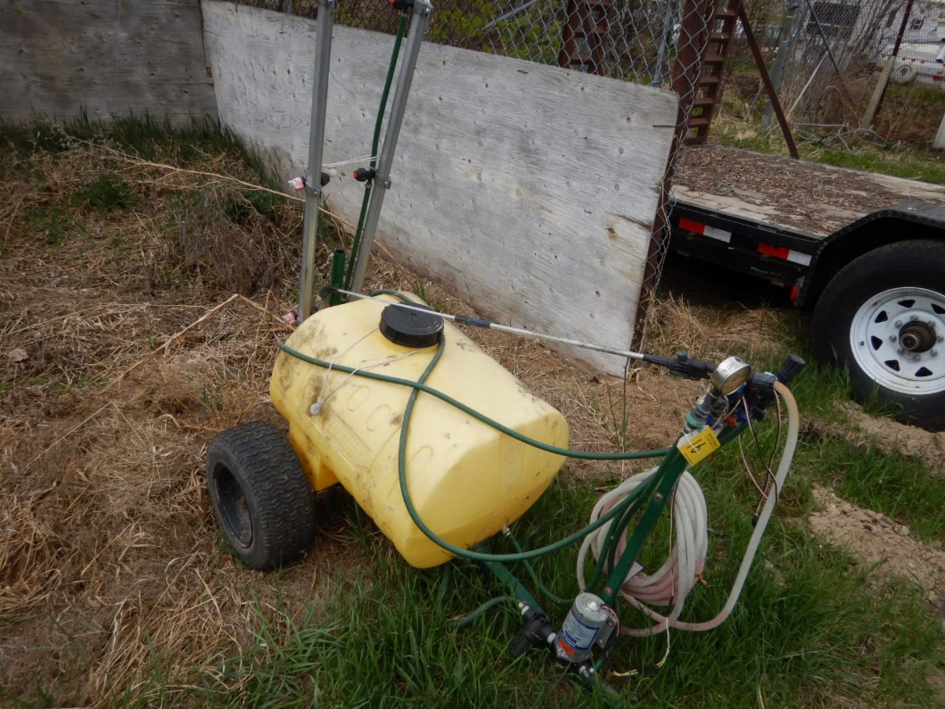 FEILD KING ESTATE SPRAYER W/ PUMP, WAND AND 80INCH BOOM