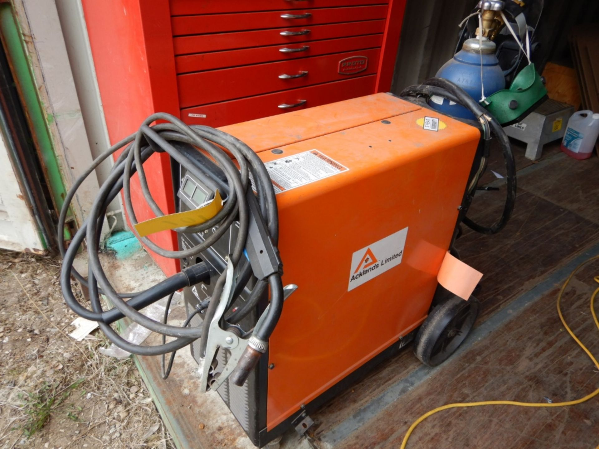 ACKLANDS AK-MATIC 1250MP MIG WELDER C/W GAS BOTTLE AND CABLES