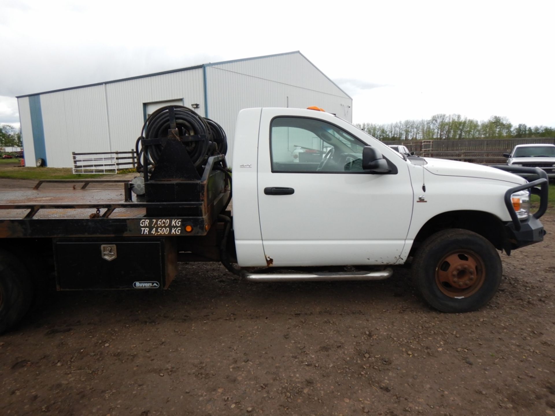 2007 DODGE RAM 3500 HD 4WD TRUCK, W/ PTO, HYDRAULICS, DECK WINCH, DUALLY, 6.7L CUMMINS TURBO DIESEL - Image 4 of 19