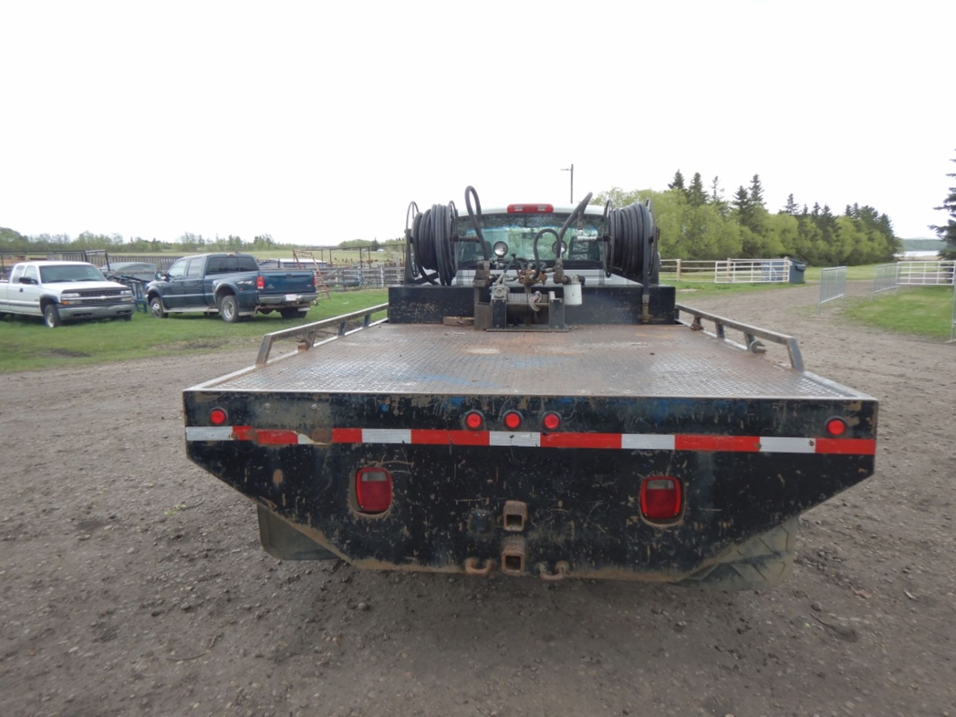 2007 DODGE RAM 3500 HD 4WD TRUCK, W/ PTO, HYDRAULICS, DECK WINCH, DUALLY, 6.7L CUMMINS TURBO DIESEL - Image 6 of 19