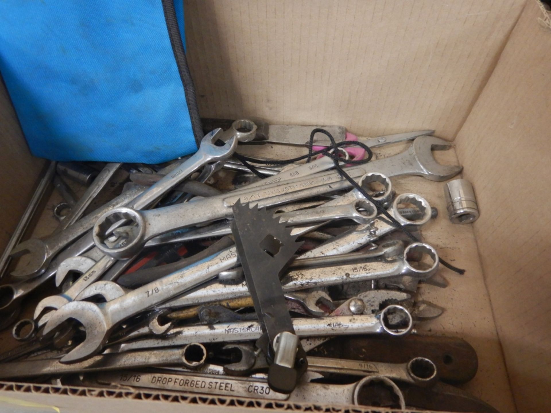 L/O ASSORTED COMBINATION WRENCHES, 2-BENCH MOUNT PEDESTAL CLAMPS - Image 2 of 3