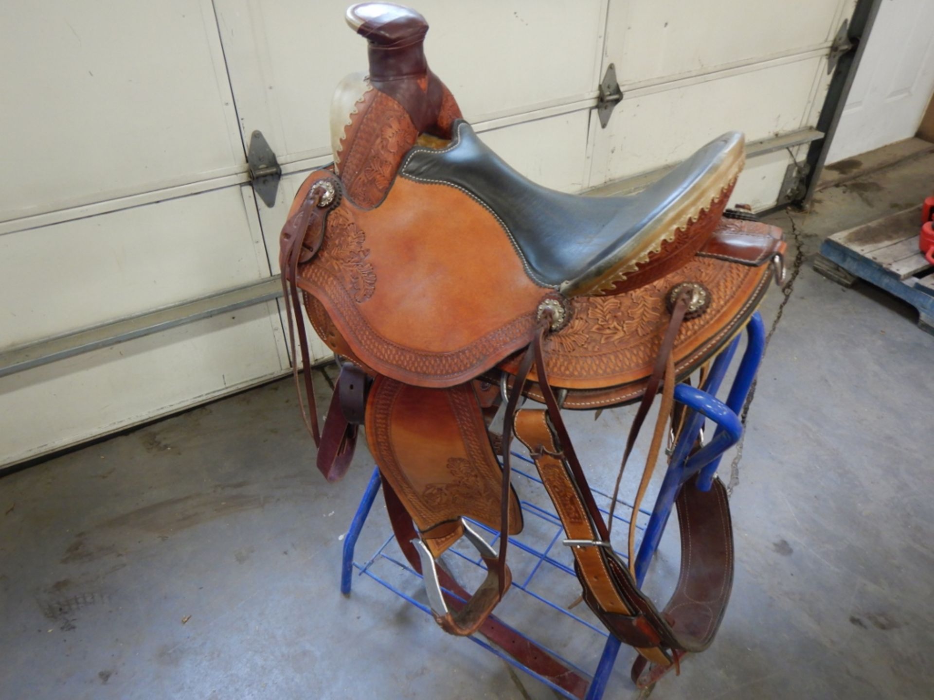 1-WADE 17IN A-FORK STOCK SADDLE W/ WOOD/DBL FIBREGLASS WRAPPED TREE MADE BY GRAND SADDLERY NO. 4801