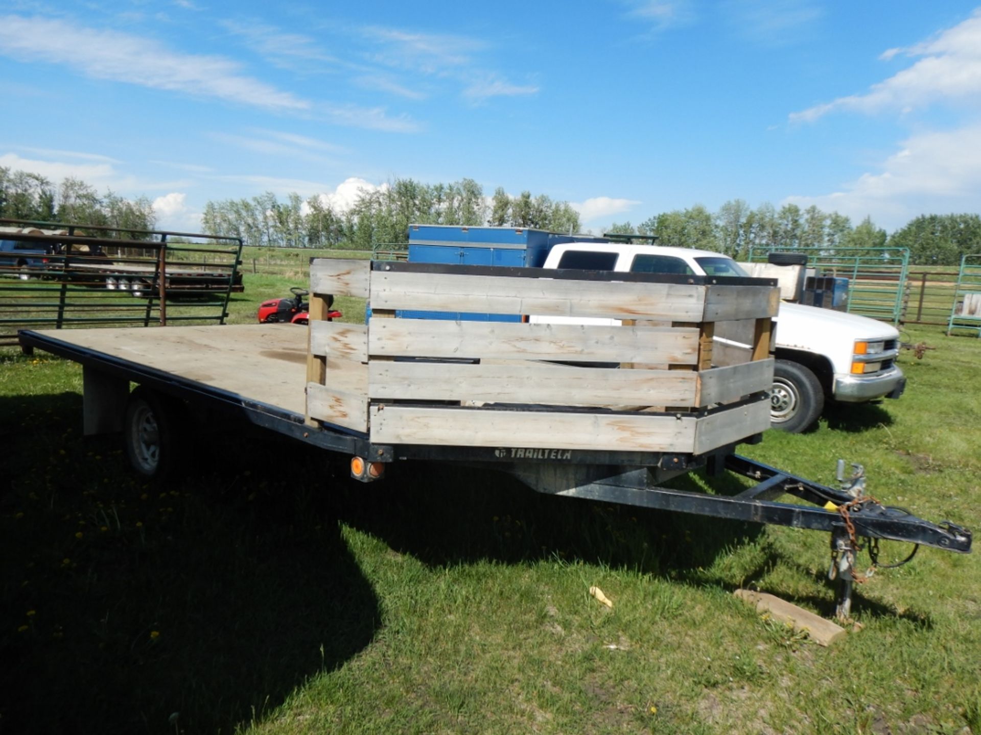 2006 TRAILTECH S/A V-NOSE DECK OVER 8,050 LB 18FT ATV/SLED TRAILER W/ SLIDE OUT LOADING RAMP, S/N - Image 2 of 4