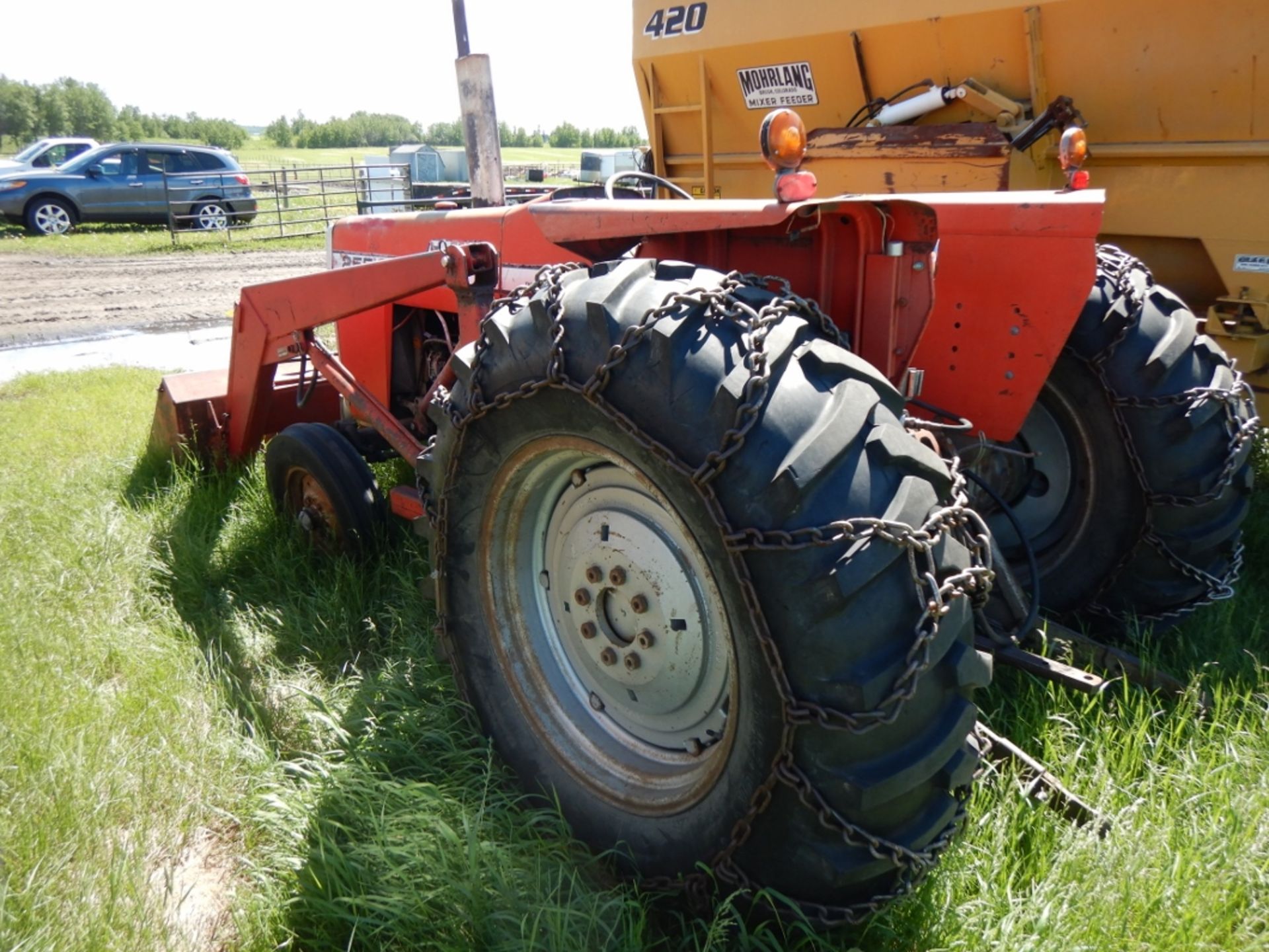 MF255 DIESEL TRACTOR, W/ MF235, FRONT END LOADER, 3PT, 18.4X30 RUBBER, TIRE CHAINS, S/N 9A302235, - Image 6 of 11