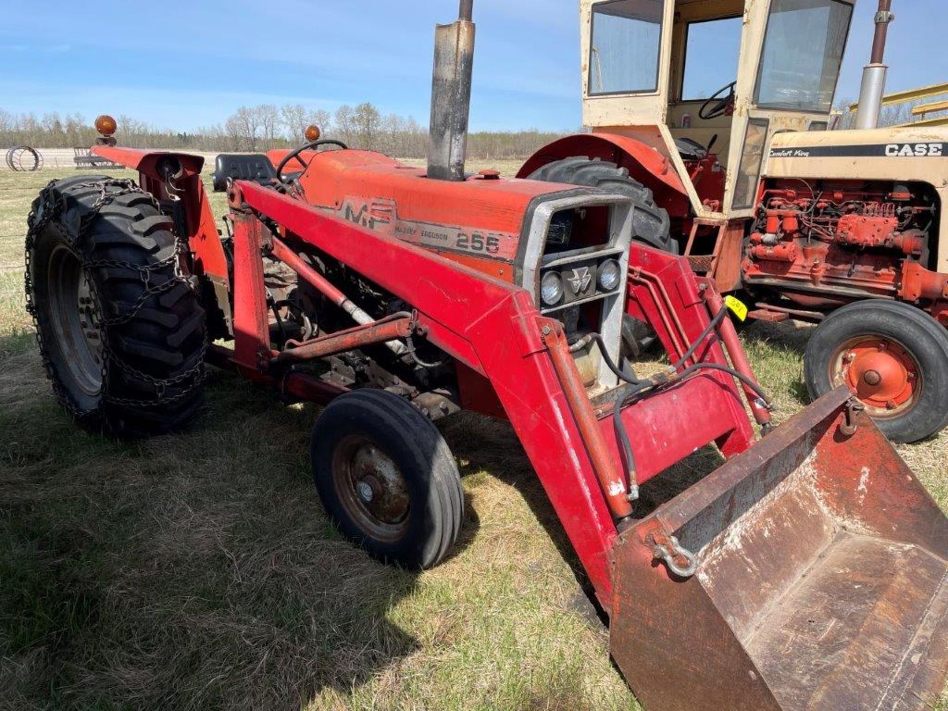 MF255 DIESEL TRACTOR, W/ MF235, FRONT END LOADER, 3PT, 18.4X30 RUBBER, TIRE CHAINS, S/N 9A302235,