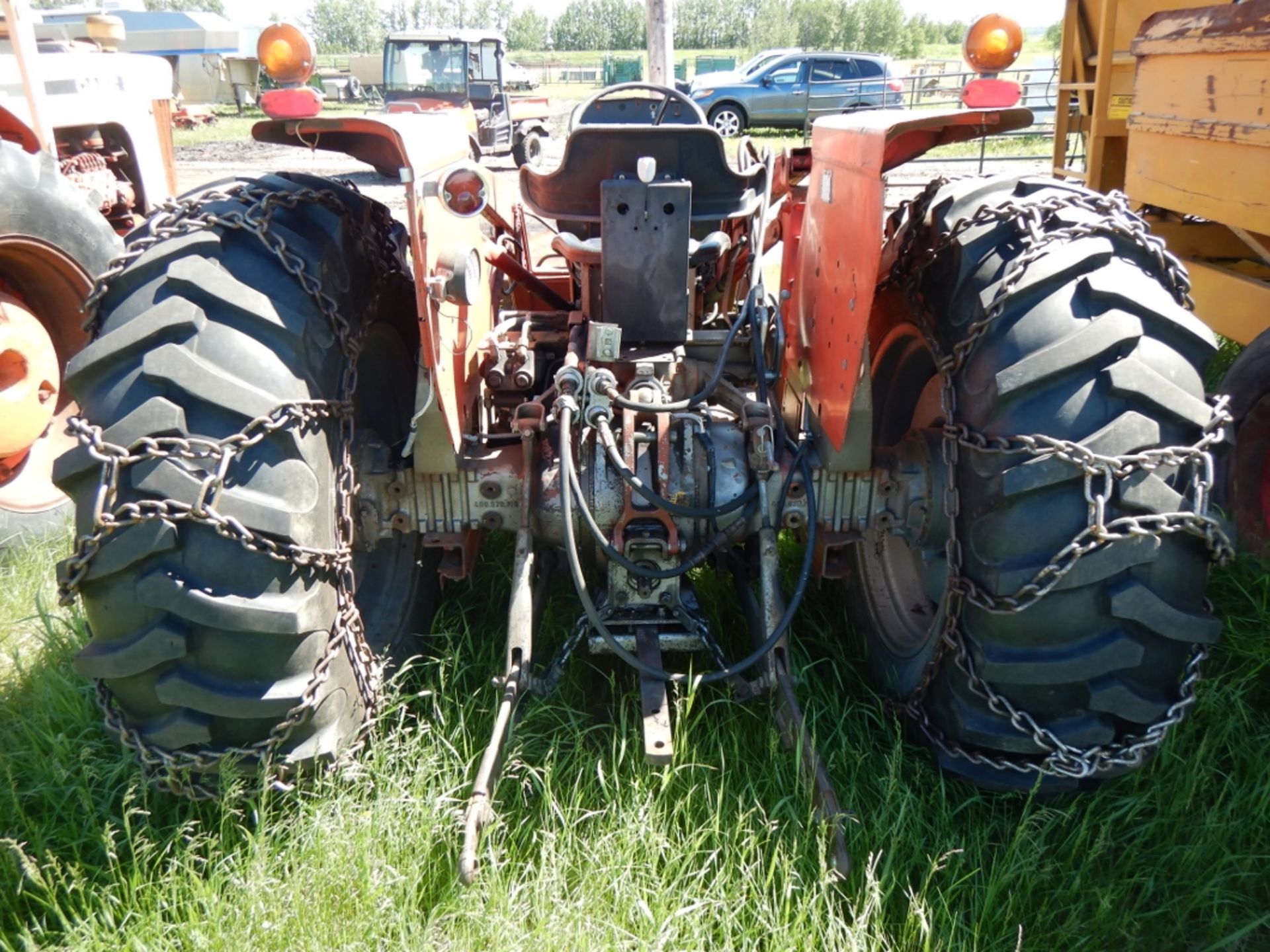 MF255 DIESEL TRACTOR, W/ MF235, FRONT END LOADER, 3PT, 18.4X30 RUBBER, TIRE CHAINS, S/N 9A302235, - Image 5 of 11