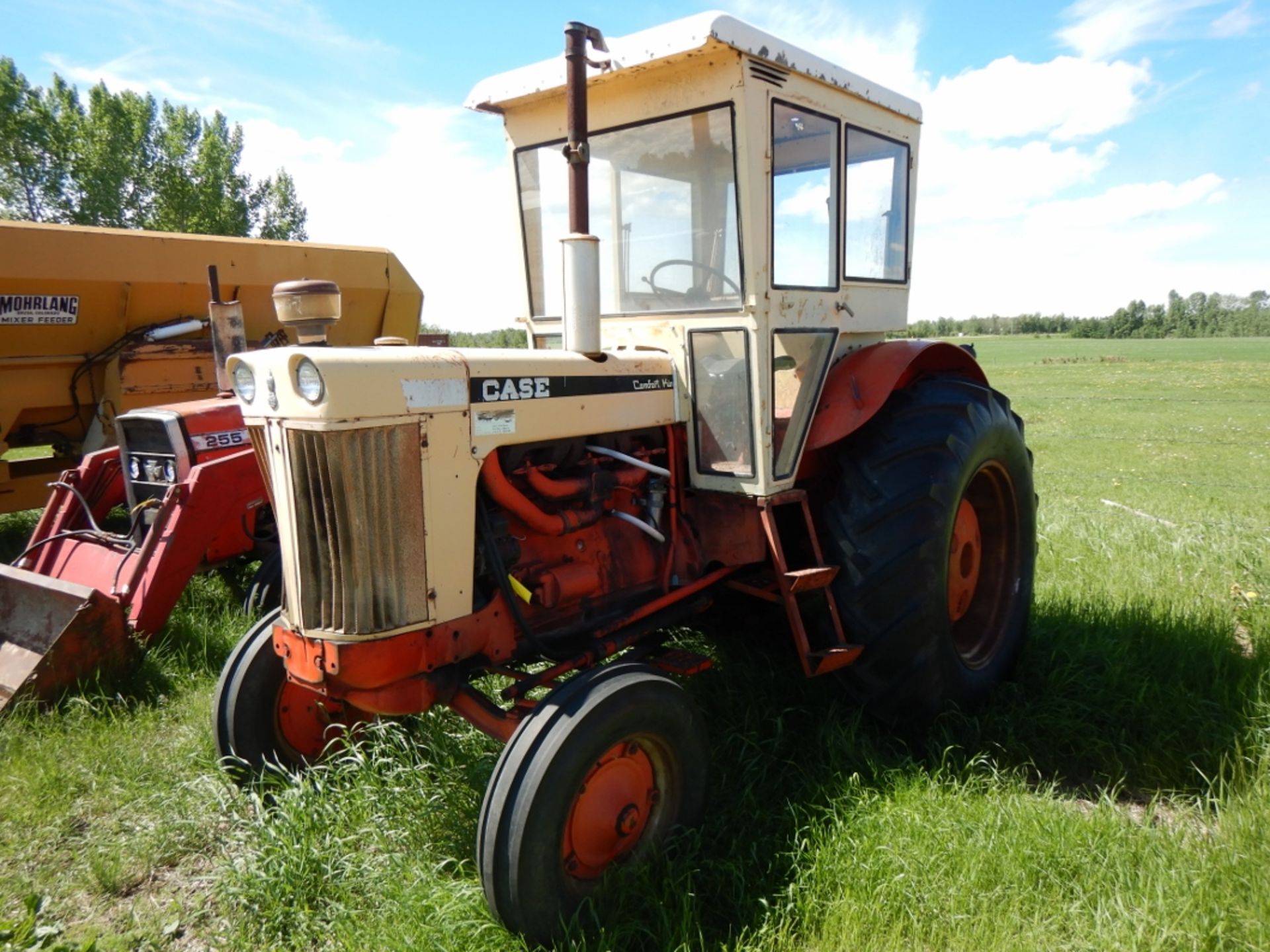 CASE 930 COMFORT KING TRACTOR W/ CAB, DIESEL ENGINE, 18.4X30 RUBBER, 5140 HR SHOWING, S/N 8250981 - Image 3 of 12