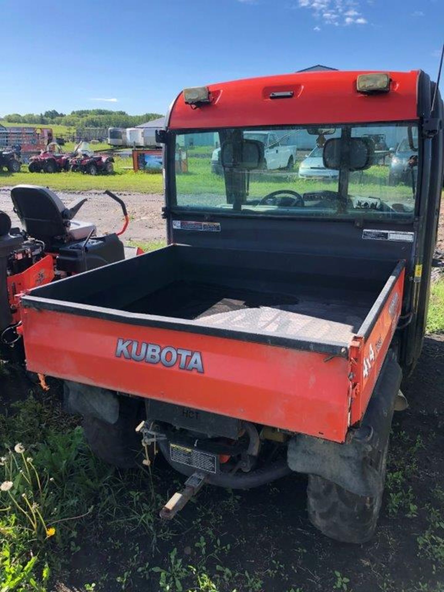 2009 KUBOTA 1100 UTV 4X4 DIESEL W/CAB, WINCH HYD BOX LIFT, 1822 HRS SHOWING, S/N 21378 ID# - Image 3 of 7