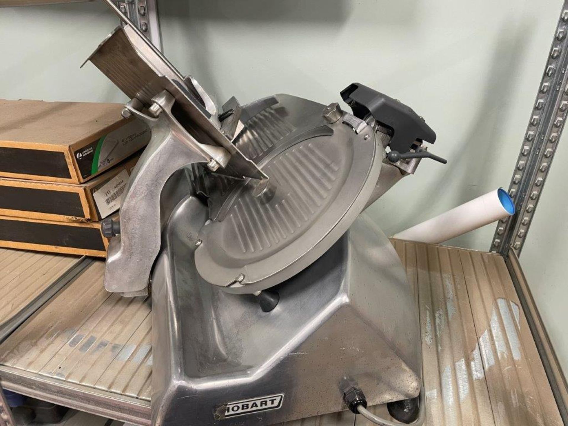 HOBART 2612 COMMERCIAL MEAT SLICER - SERVICED IN FEB 2021 BY HOBART - Image 5 of 6