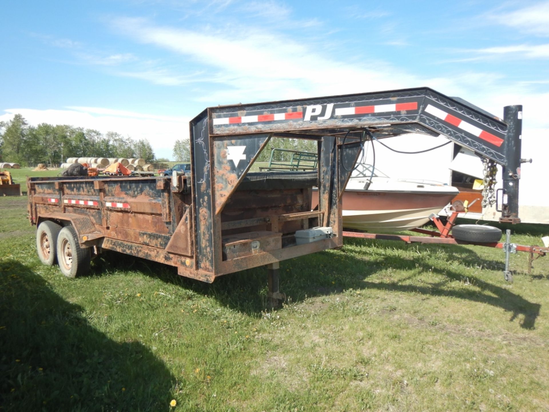 2011 PJ 16 FT T/A DUMP TRAILER W/ROLL-OVER TARP S/N 4P5D91629B1149001 - Image 2 of 8