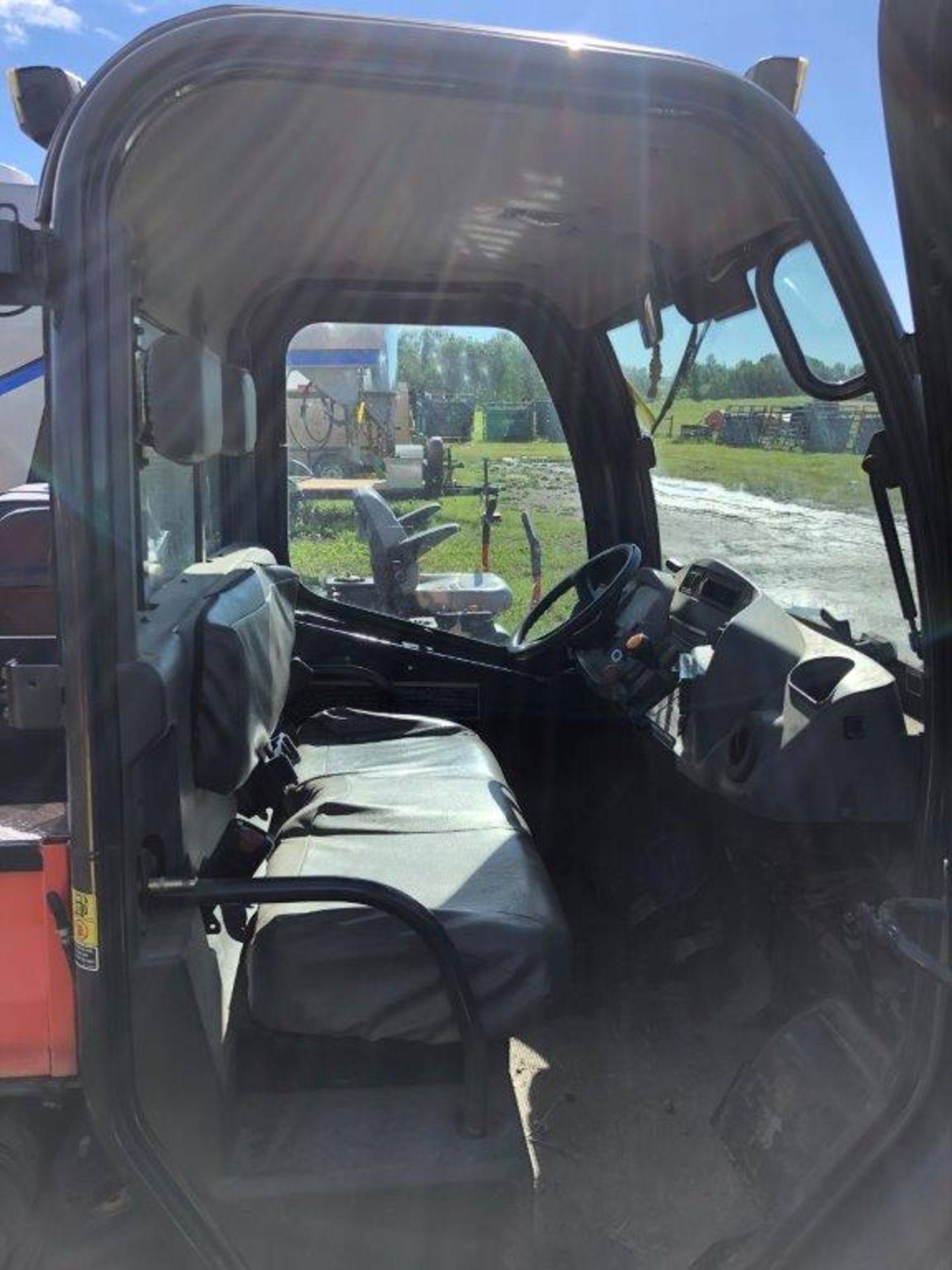 2009 KUBOTA 1100 UTV 4X4 DIESEL W/CAB, WINCH HYD BOX LIFT, 1822 HRS SHOWING, S/N 21378 ID# - Image 6 of 7