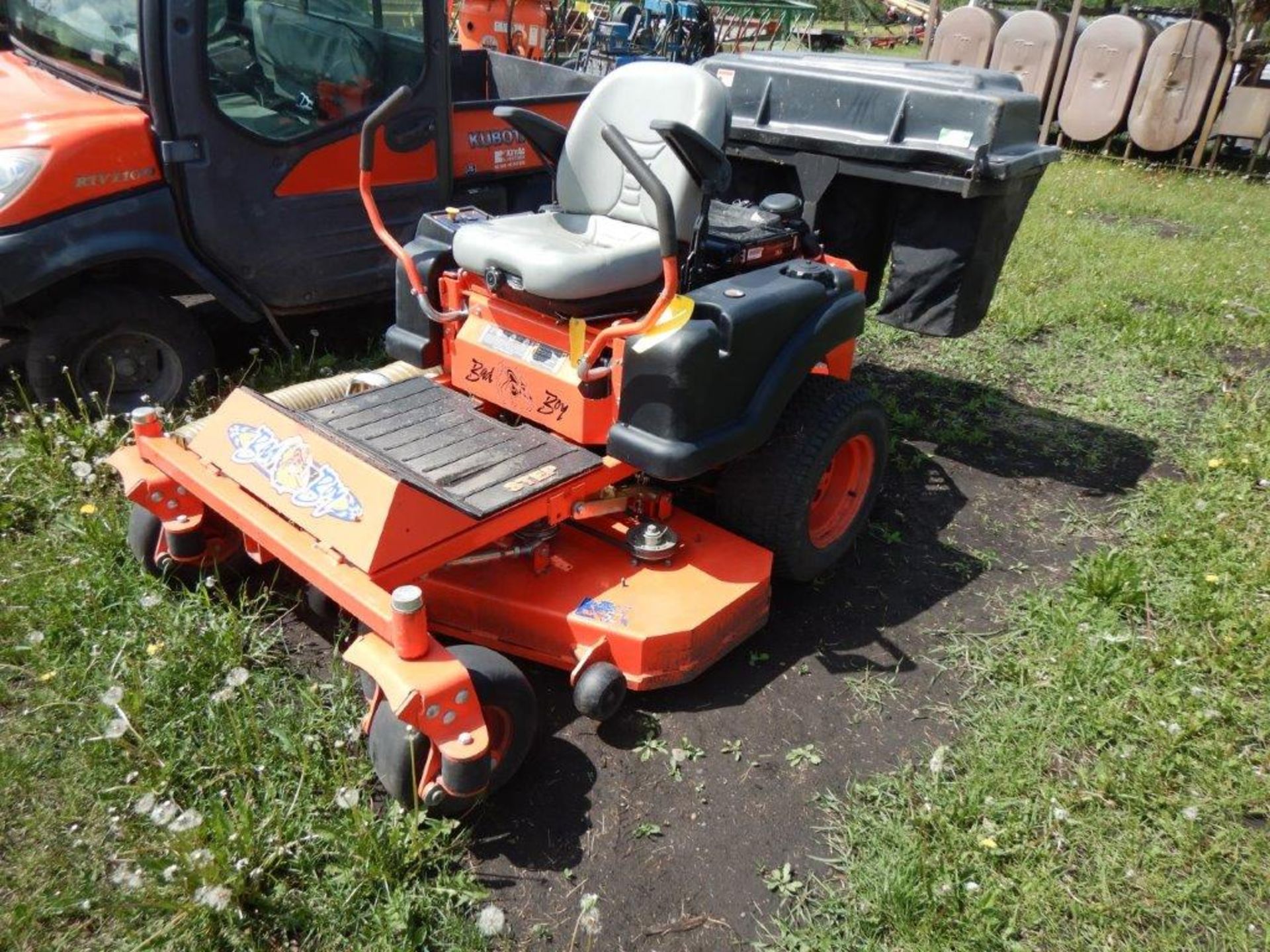 2008 BAD BOY ZERO TURN FRT MT. MOWER W/BAGGER MODEL 5200LT, 208 HRS SHOWING, 52" DECK, S/N