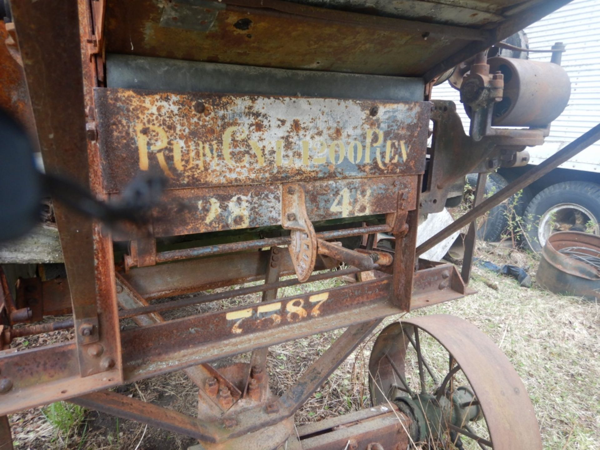 WATERLOO 5026 THRESHING MACHINE - (RUNNING WHEN PARKED) - Image 3 of 6