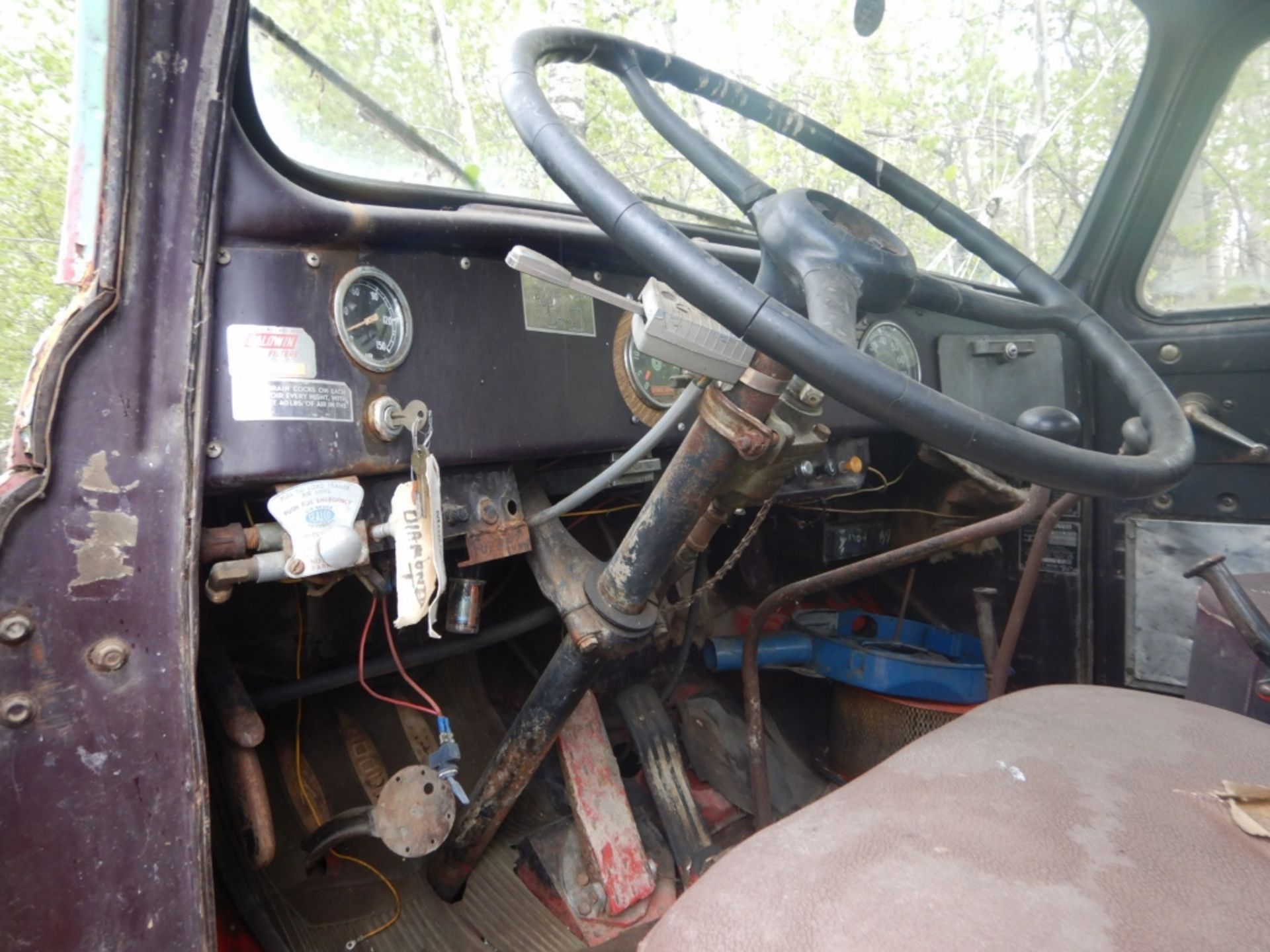 1958 DIAMOND T 630 S/A CAB & CHASSIS W/DUAL WHEELS, 406 RED DIAMOND ENG., 5X3 TRANS, AIR BRAKES, - Image 11 of 14