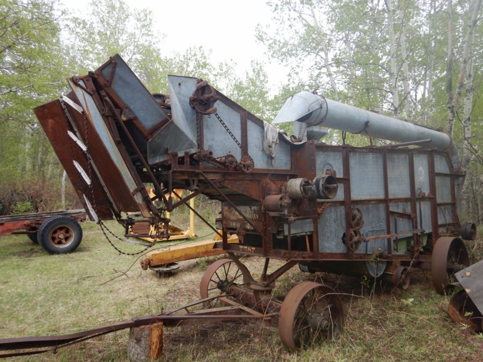 WATERLOO 5026 THRESHING MACHINE - (RUNNING WHEN PARKED) - Image 4 of 6