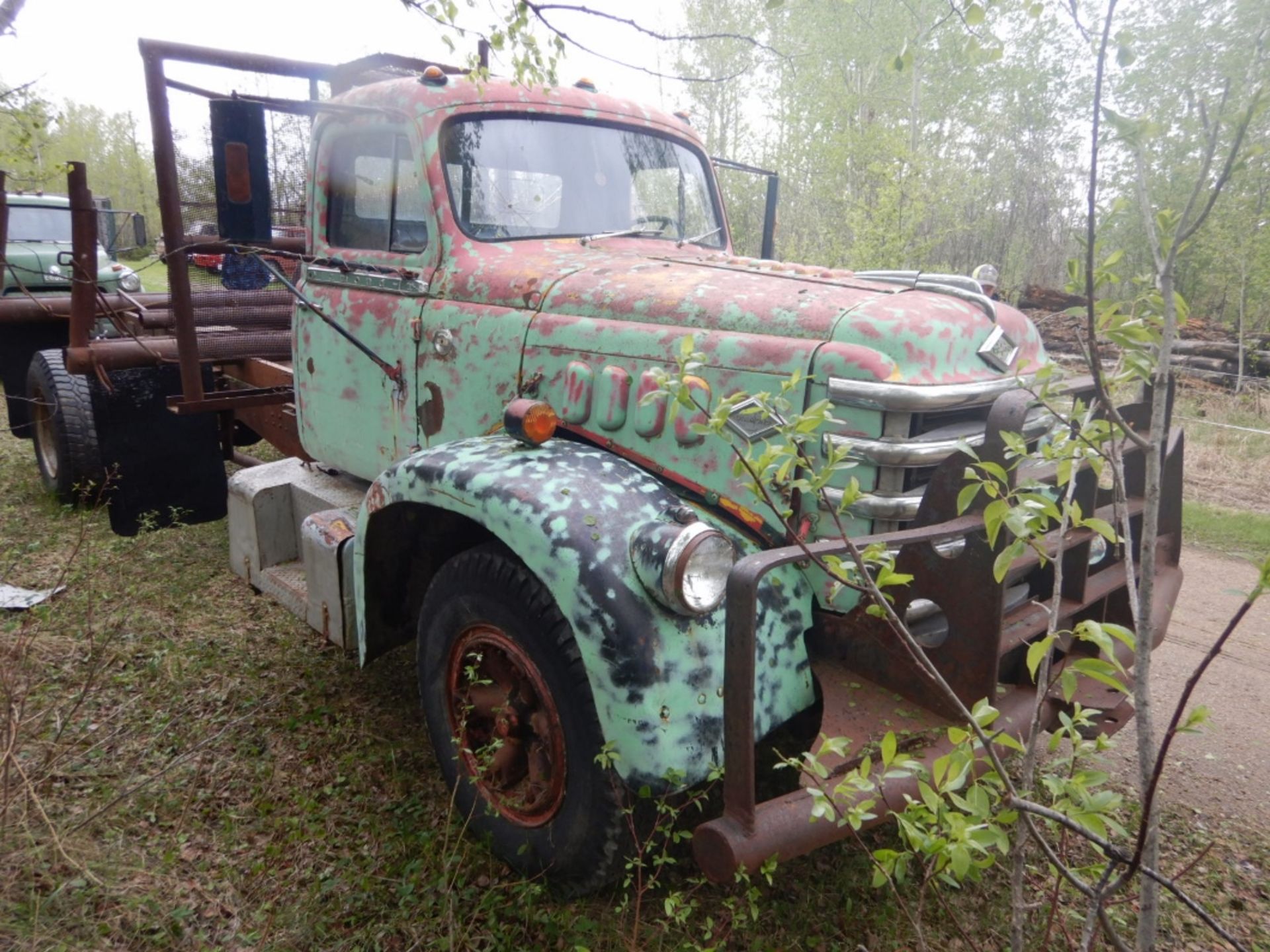 1958 DIAMOND T 630 S/A CAB & CHASSIS W/DUAL WHEELS, 406 RED DIAMOND ENG., 5X3 TRANS, AIR BRAKES, - Image 4 of 14