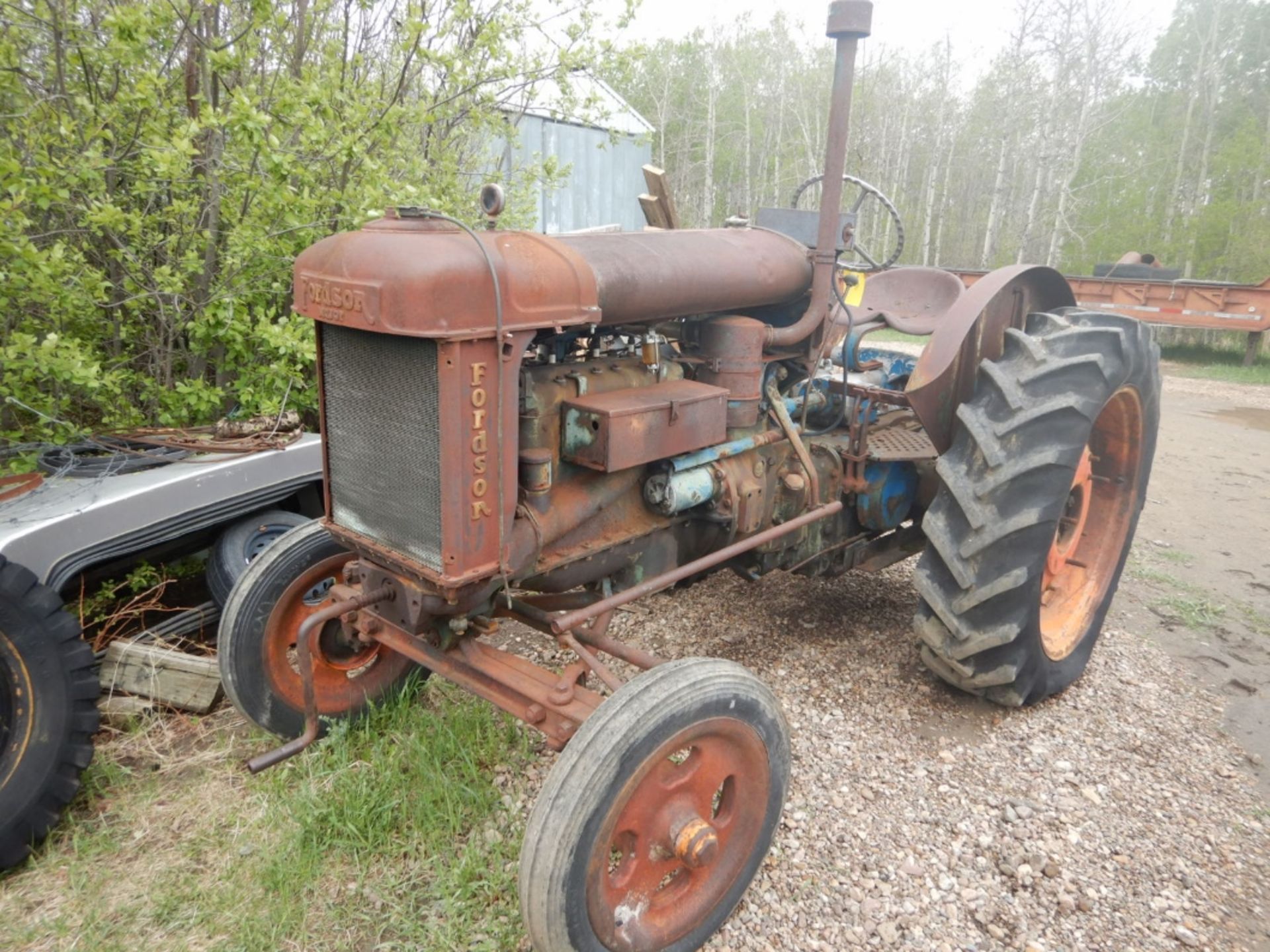 FORDSON MAJOR LONG HORN – GAS TRACTOR MODEL E2TN W/3PT, 13.6X36 RUBBER