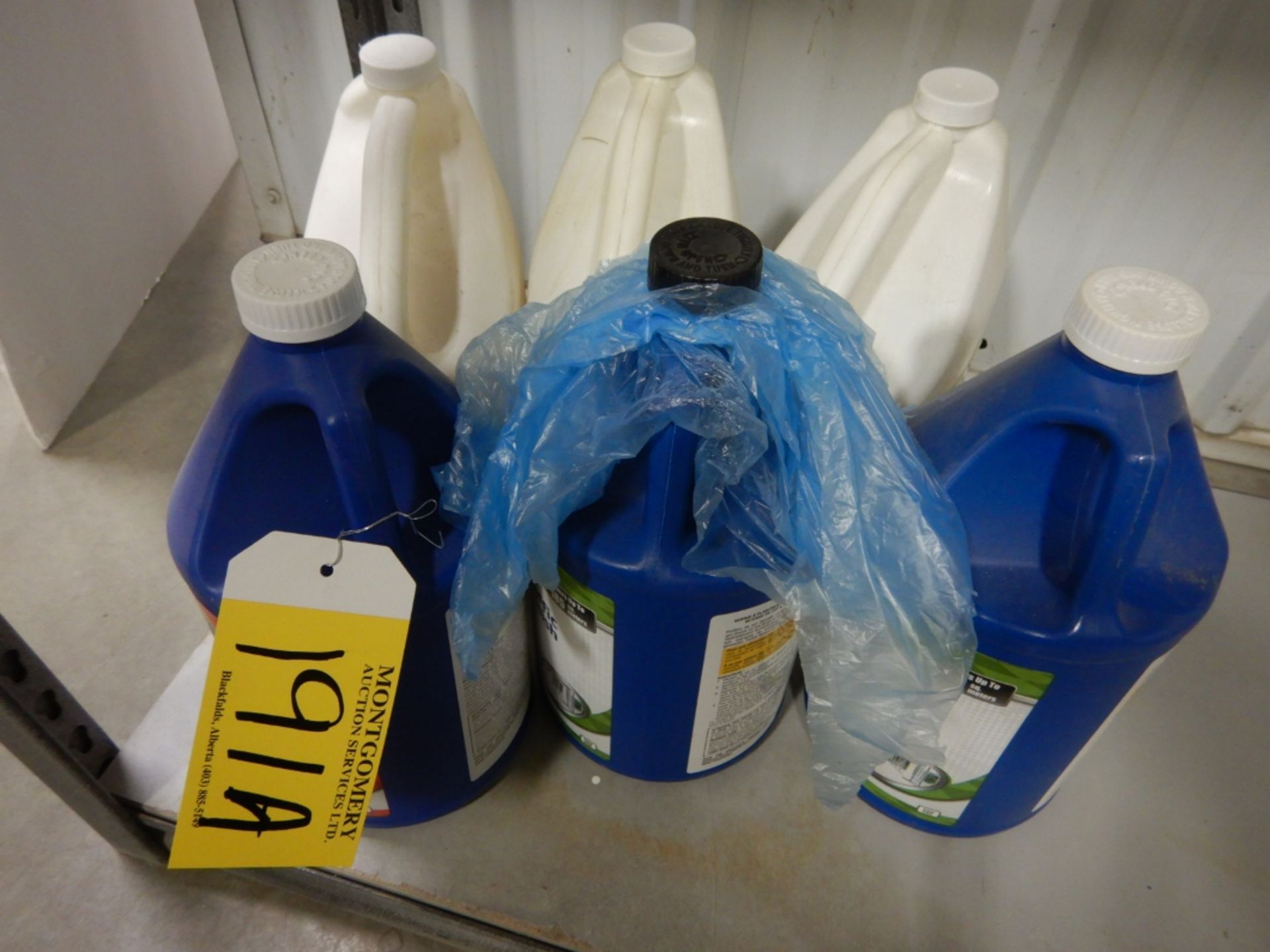 L/O JANITORIAL FLOOR CLEANING SUPPLIES