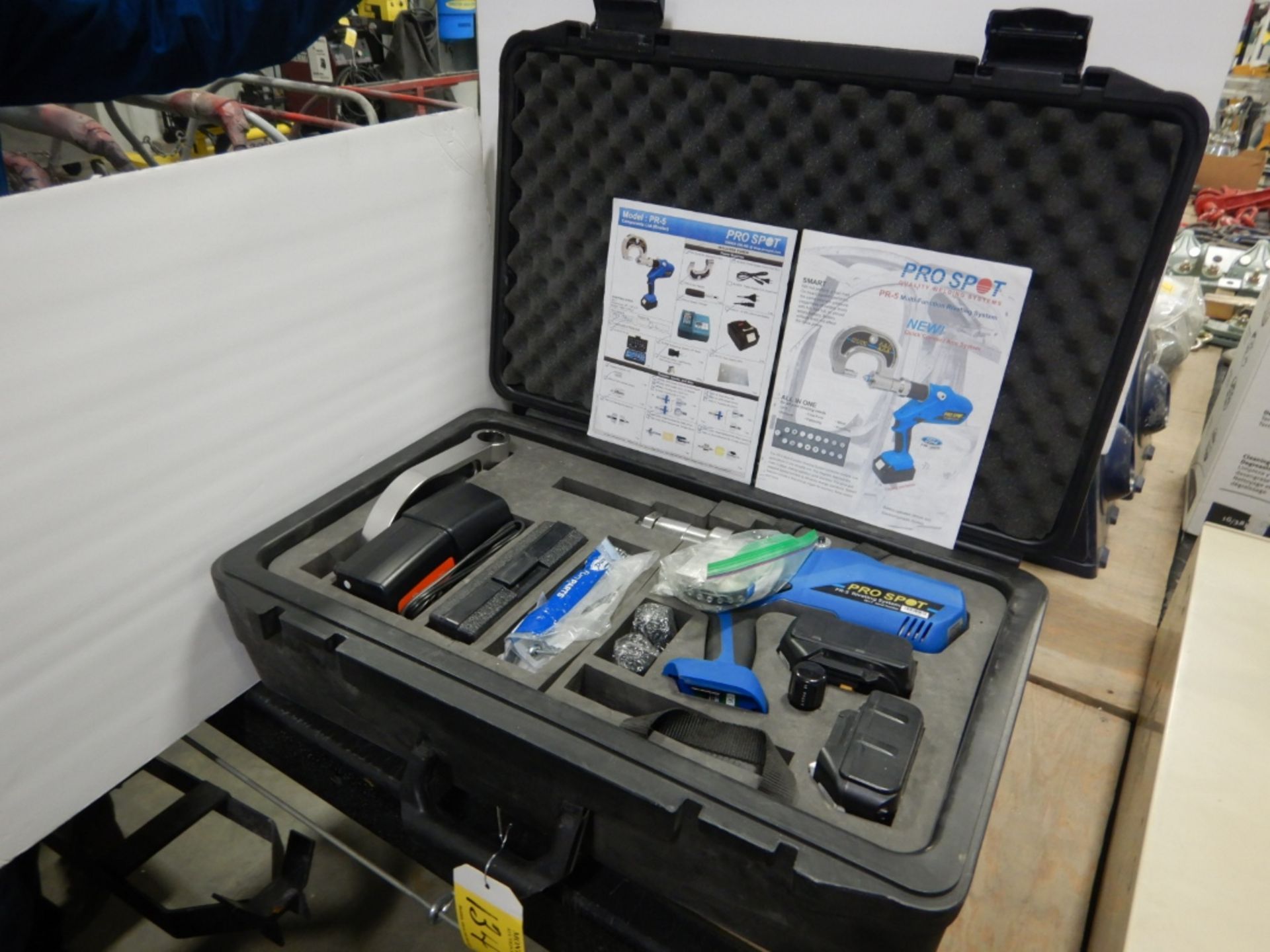 PRO SPOT PR5 RIVET GUN SYSTEM S/N PR-5-7960