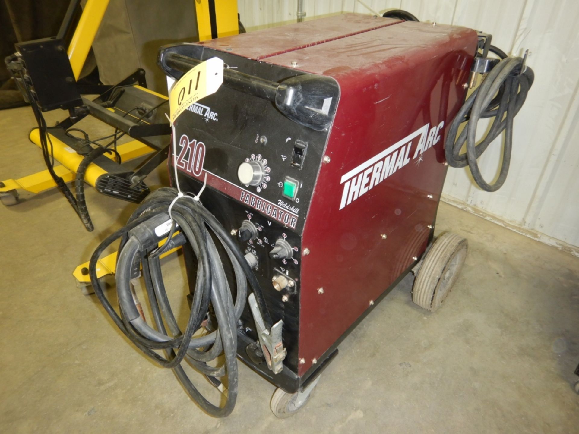 THERMAL ARC 210 WELDSKILL FABRICATOR MIG-WIRE FEEDER WELDER S/N M10071401022 PT# 100047B001 - Image 2 of 6