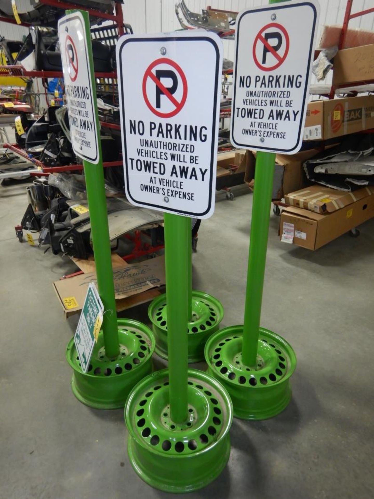 L/O 4-FREESTANDING NO PARKING SIGNS - Image 3 of 3