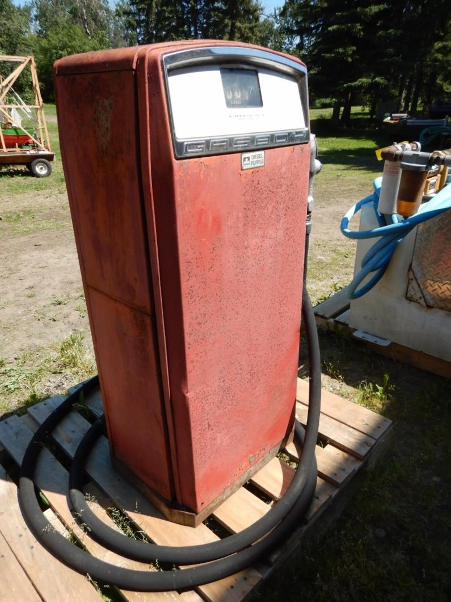 VINTAGE GAS BOY #53 GAS STATION FUEL PUMP S/N 1221 (SAID TO BE WORKING GOOD) - Image 3 of 7