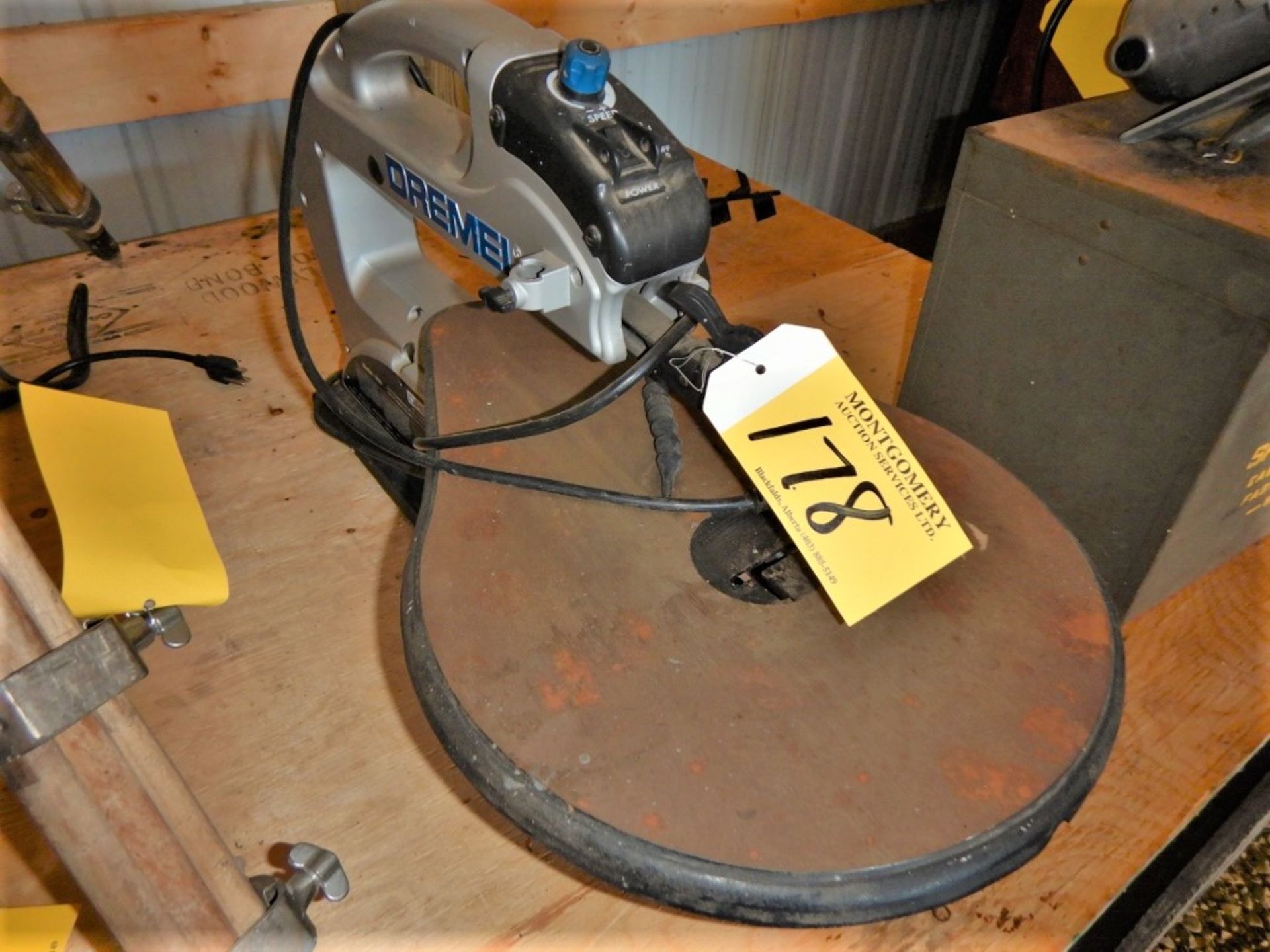 DREMEL 1830 - 18 INCH VARIABLE SPEED SCROLL SAW - Image 3 of 4