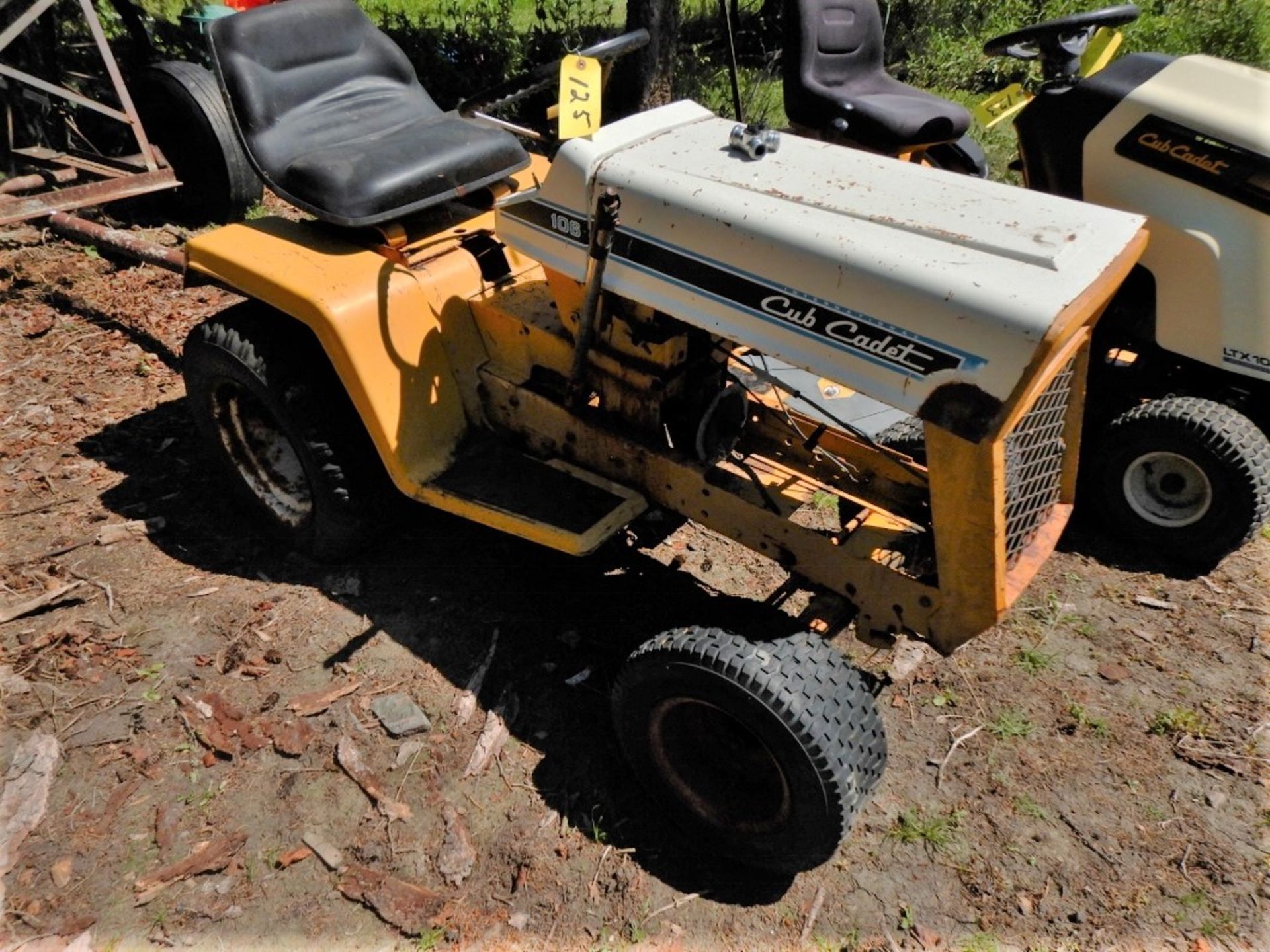 CUB CADET 106 GARDEN TRACTOR (NO ENGINE & NO MOWER DECK - PARTS ONLY) S/N 2050037U336364 - Image 2 of 4